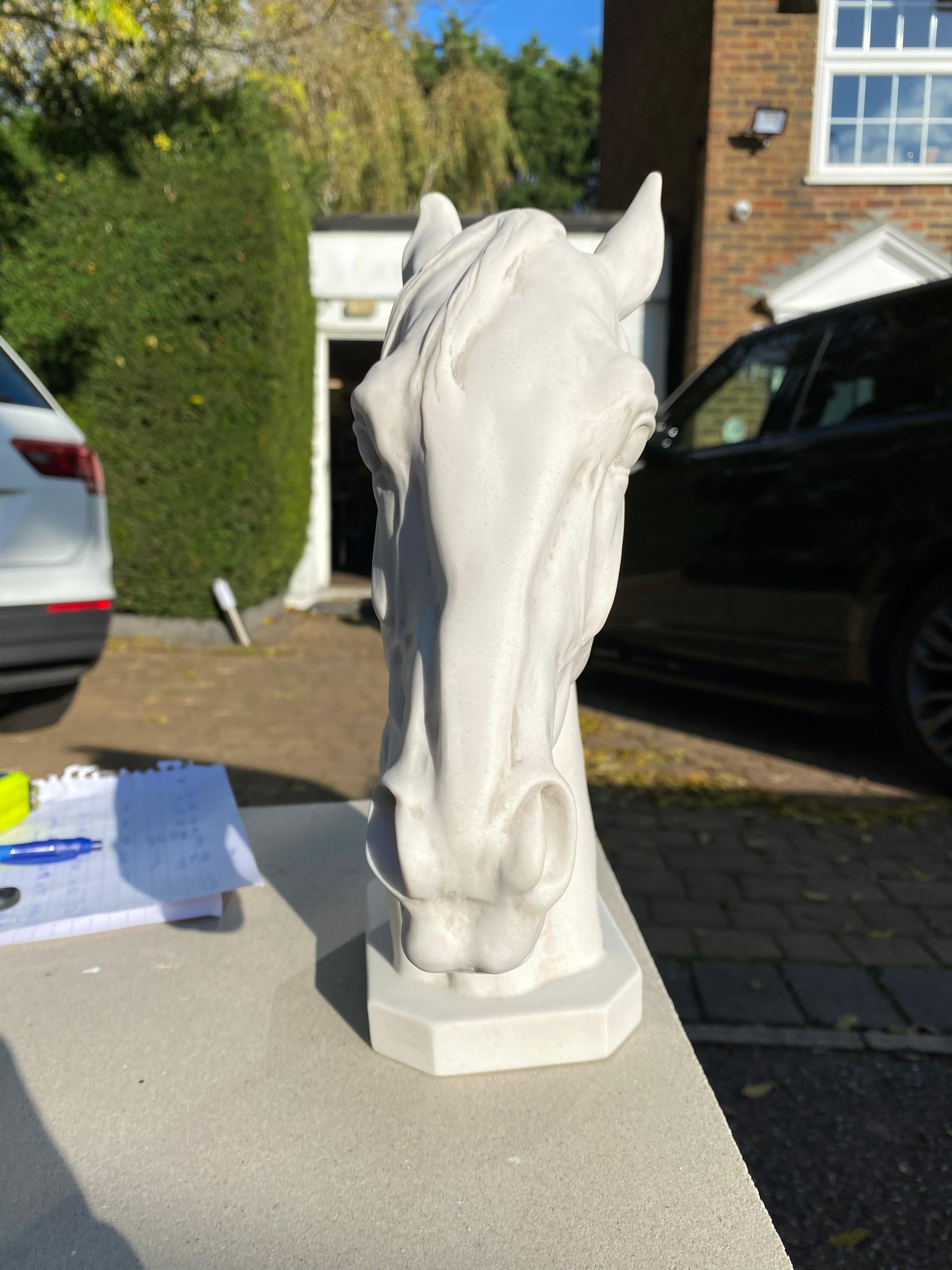 Portrait - Sculpture équestre du 20e siècle en vente 4