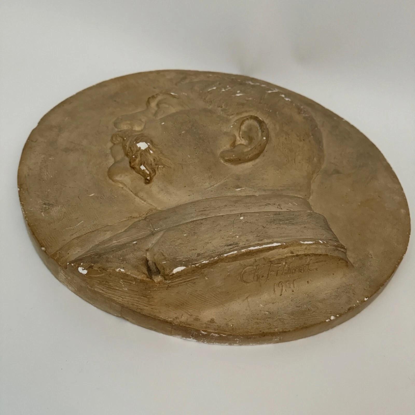 Portrait Medallion in Plaster by Charles Filleul – Male Profile, 1901. For Sale 2