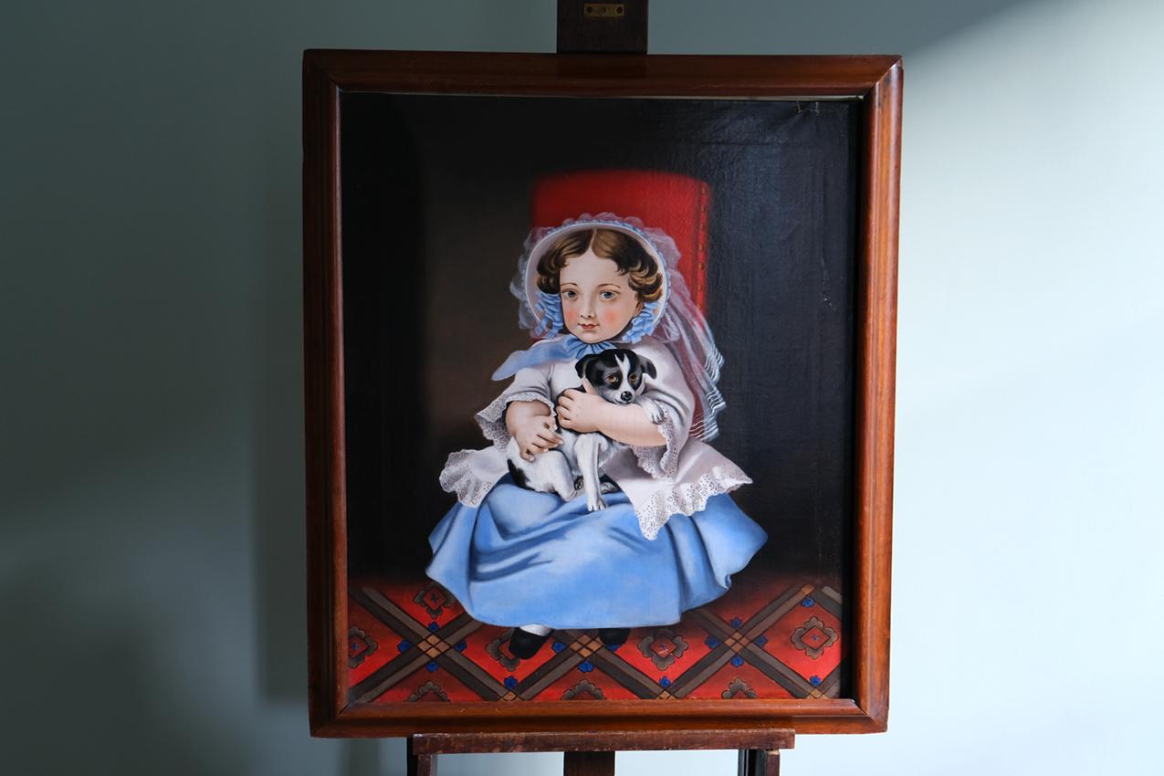 Portrait d'une fille, école provinciale, 20e siècle, huile sur toile Bon état - En vente à London, GB