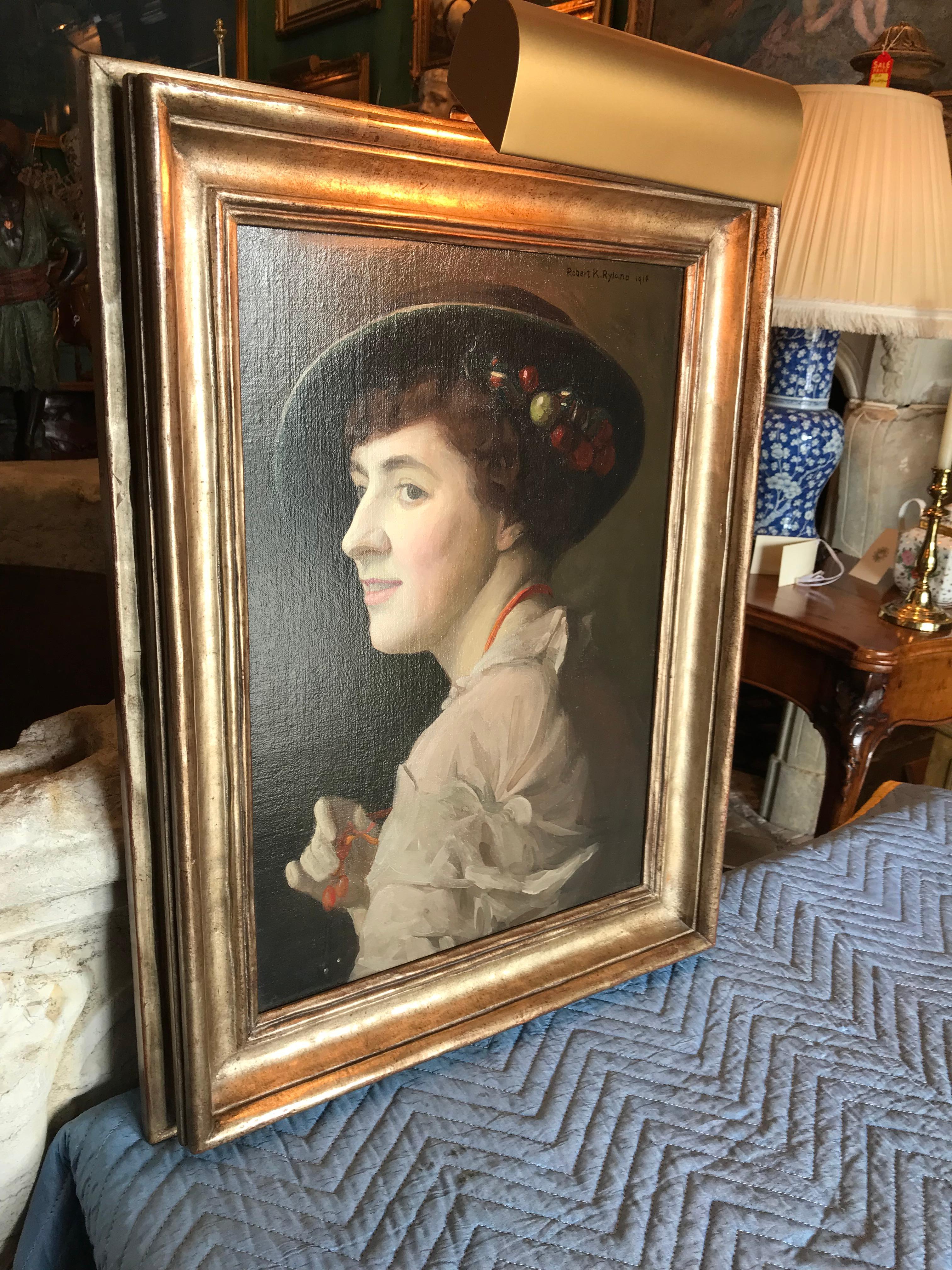Ritratto di Signora Pittore Americano da parete Art Decor Quadro incorniciato LA , FIRMATO E DATATO da Robert Rylend (1873-1951) Artista Americano. 

Ritratto di Irene Dobson , 1914 Robert Knight Ryland (americano, 1873-1951). All'inizio della prima