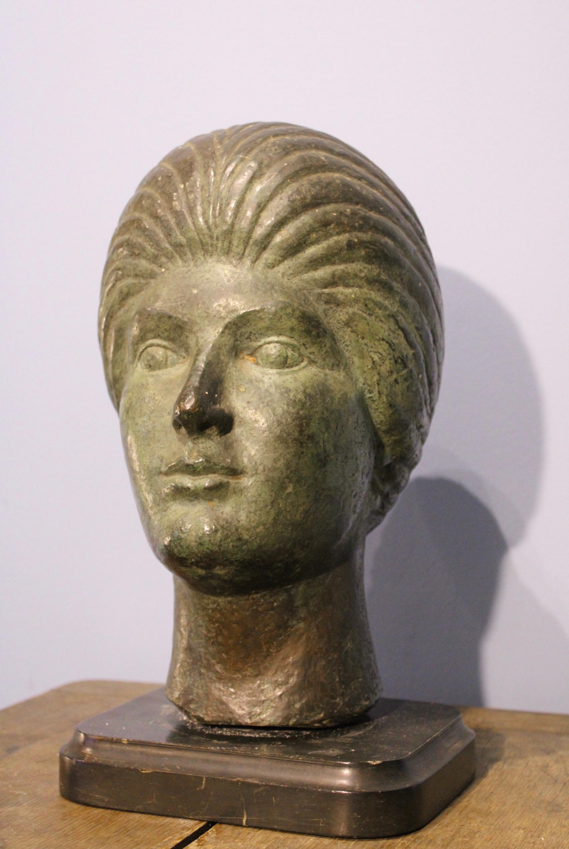 Portrait of a Woman, Art Deco Bronze In Good Condition In Paris, FR