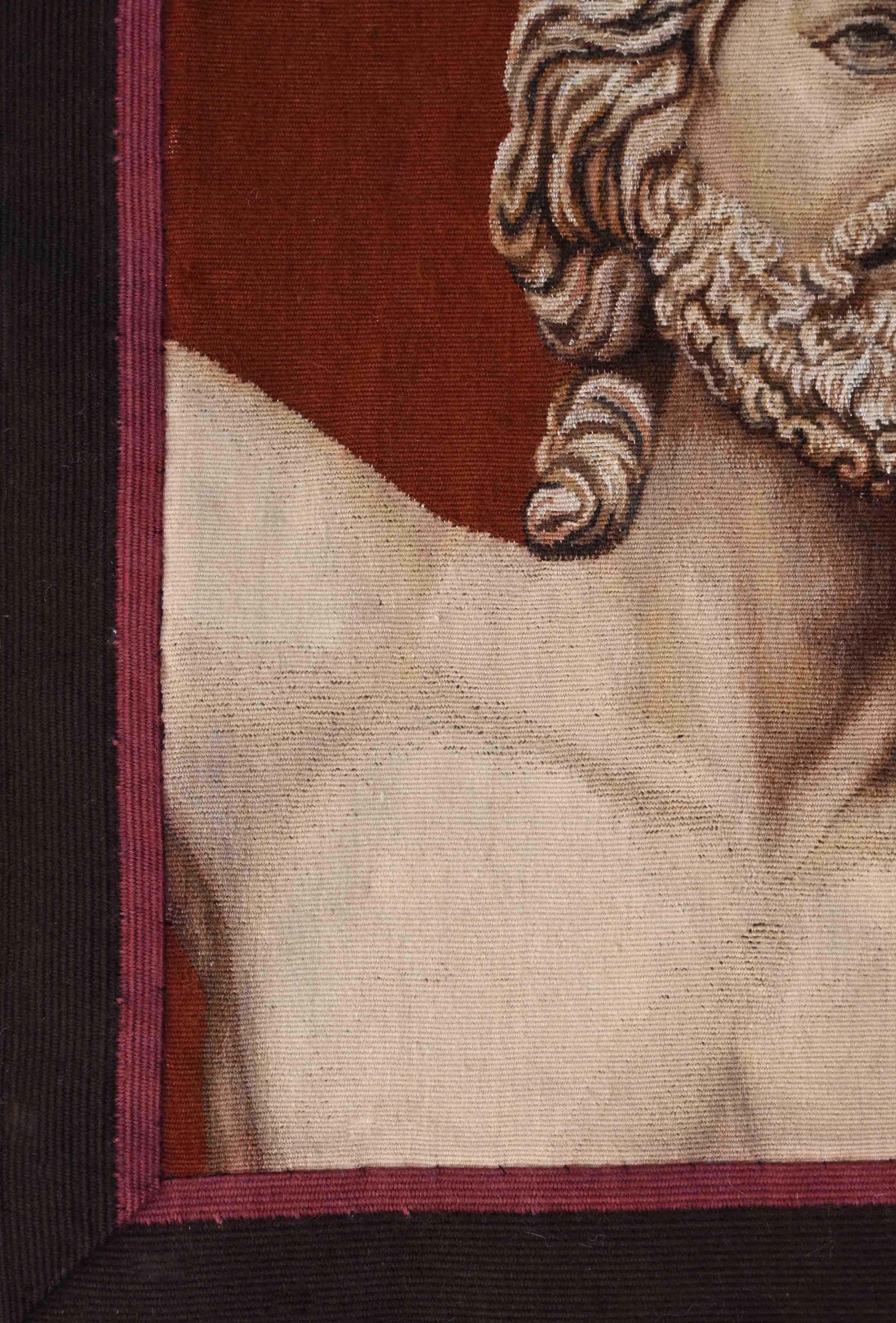 Portrait of Christ on the Cross, French Aubusson Tapestry 19th century - N° 1559 en Excelente estado para la venta en Paris, FR