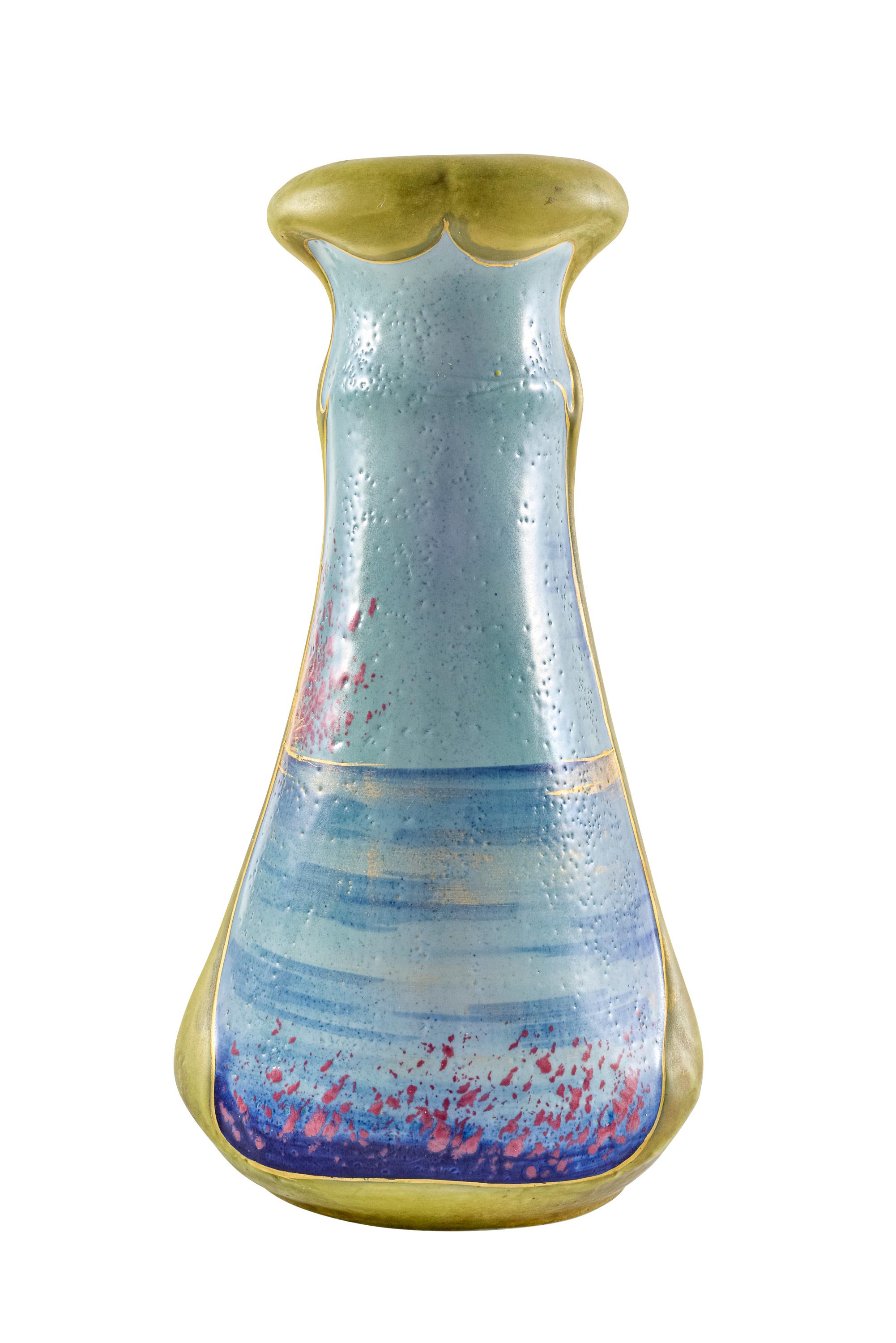 Portrait Vase Allegory of France Art Nouveau Bohemia Amphora Werke, circa 1901 In Good Condition For Sale In Vienna, AT