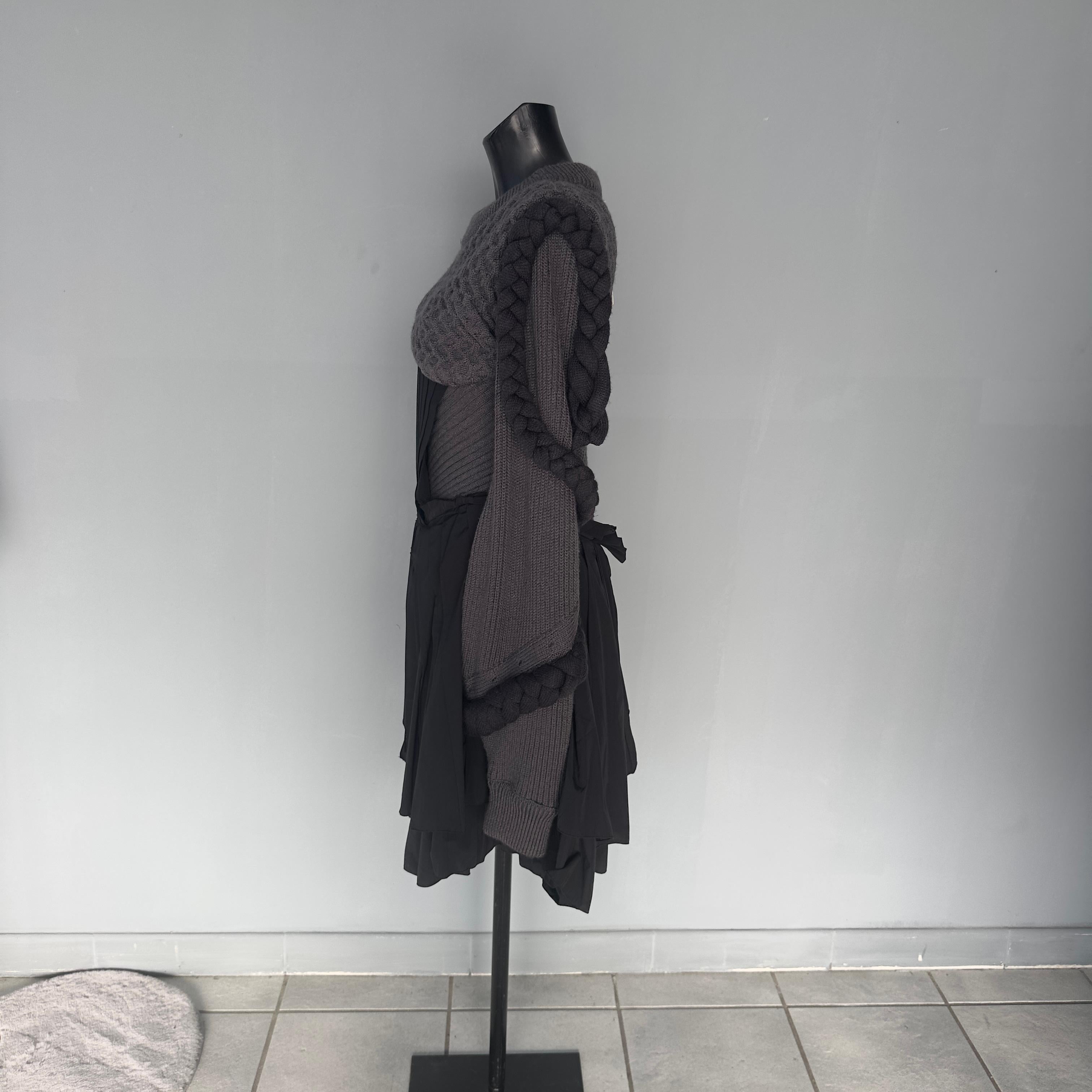 Extraordinary Ports 1961 dress-jersey, rare prototype made in Italy for experimental collection circa year 2020. The model, signed PY422KFT20 with 