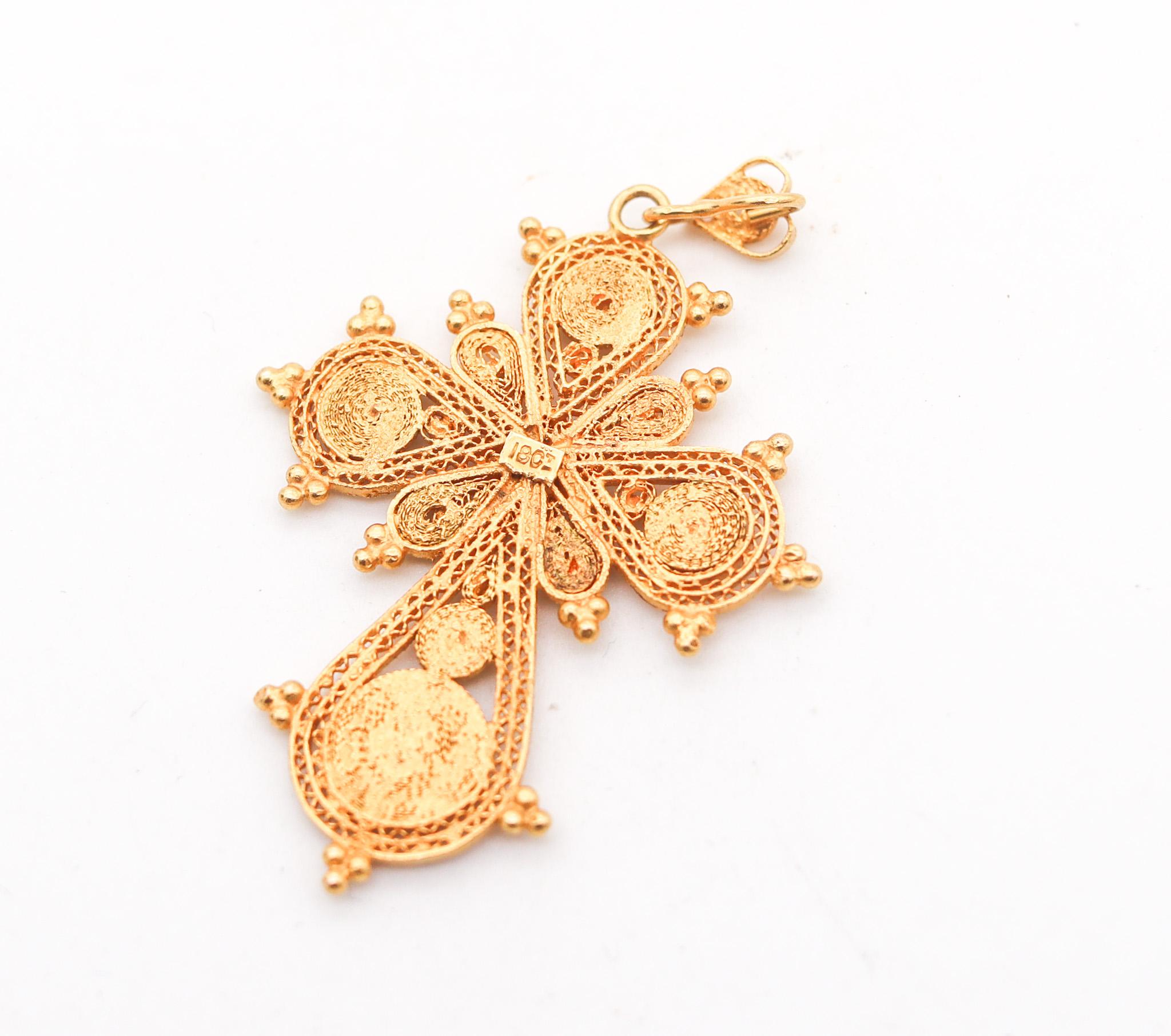 Women's or Men's Portugal 1930 Fine Filigree Byzantine Type Pendant Cross In 18Kt Yellow Gold For Sale