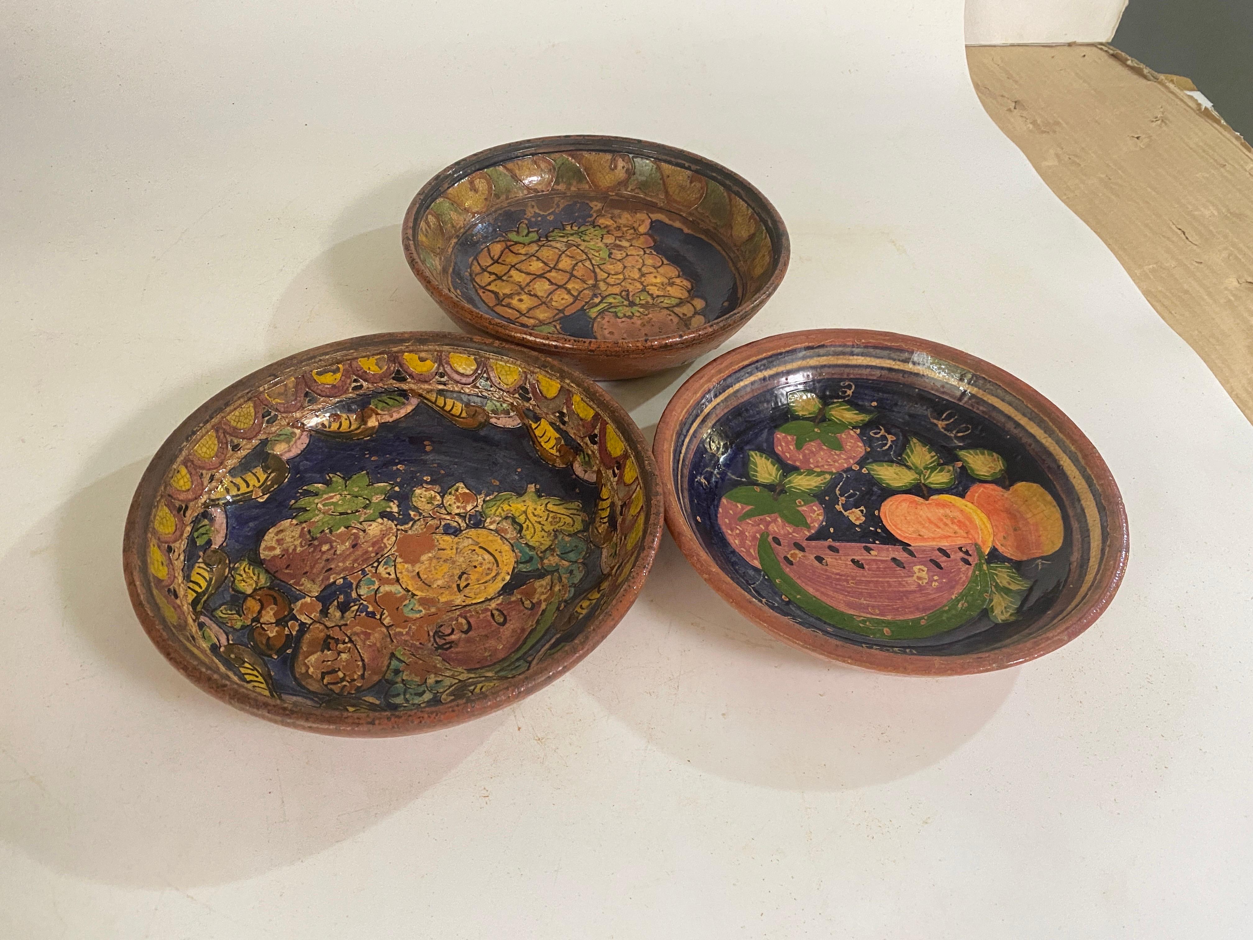 Hand-Painted Portugal Faience Plates Hand Painted 20th Century Yellow Brown Colors Set of 3   For Sale