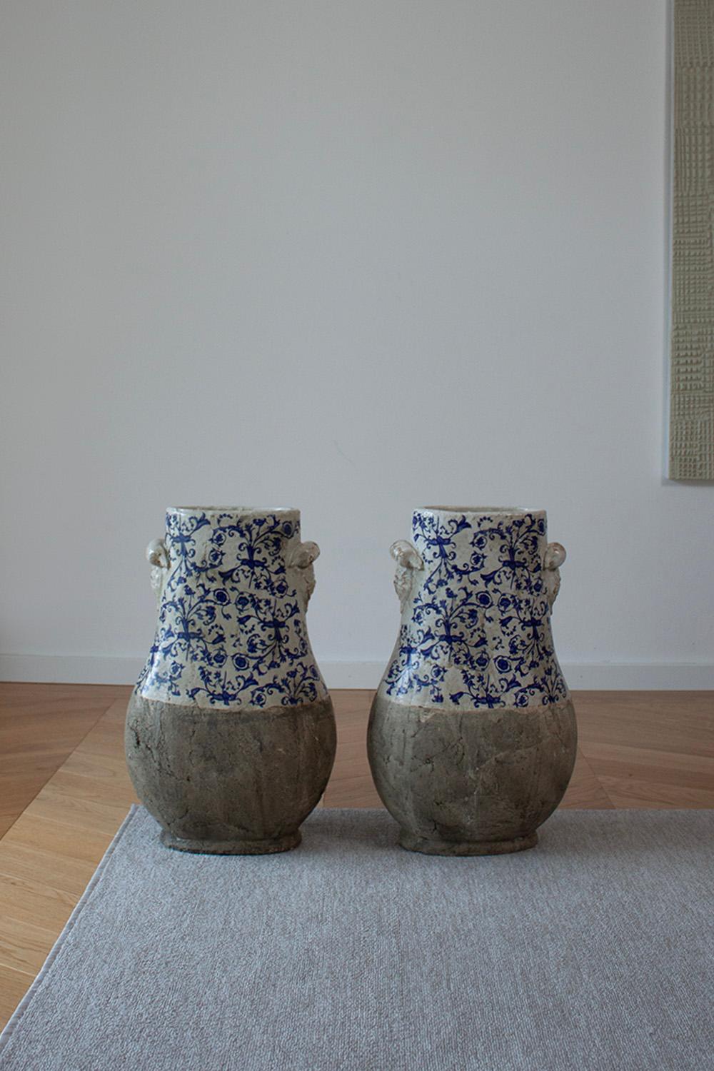 Portugiesische Keramik und blau-weiß gekachelt großer Branch Vase  im Zustand „Gut“ im Angebot in Rümmingen, BW