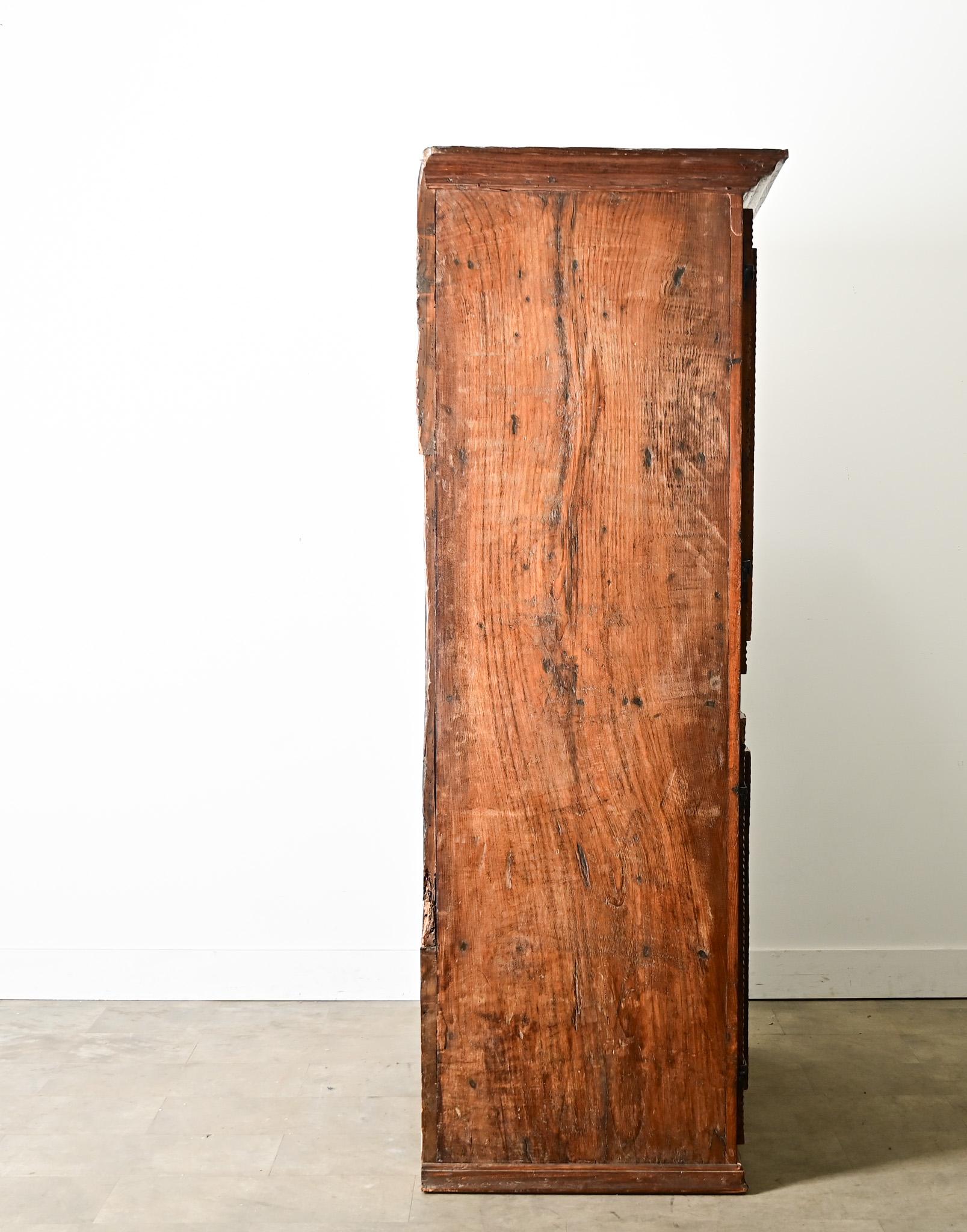 Portugiesisches Kabinett aus massivem Kastanienholz, 18. im Angebot 3