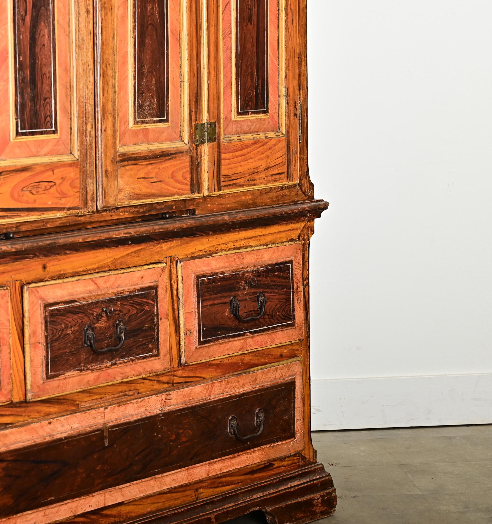 Armadio portoghese dipinto in Boi del XVIII secolo in vendita 2