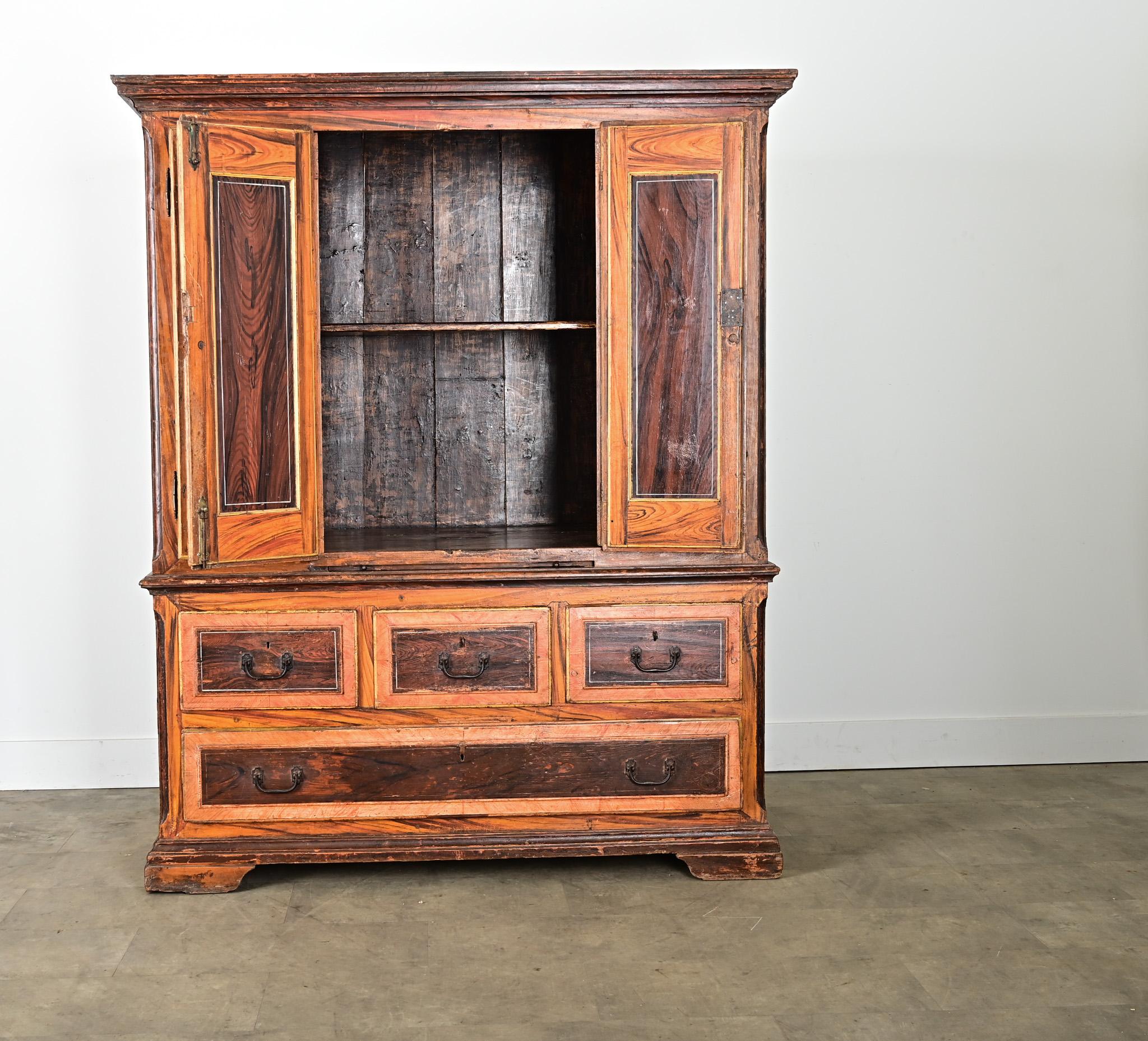 Armadio portoghese dipinto in Boi del XVIII secolo In condizioni buone in vendita a Baton Rouge, LA