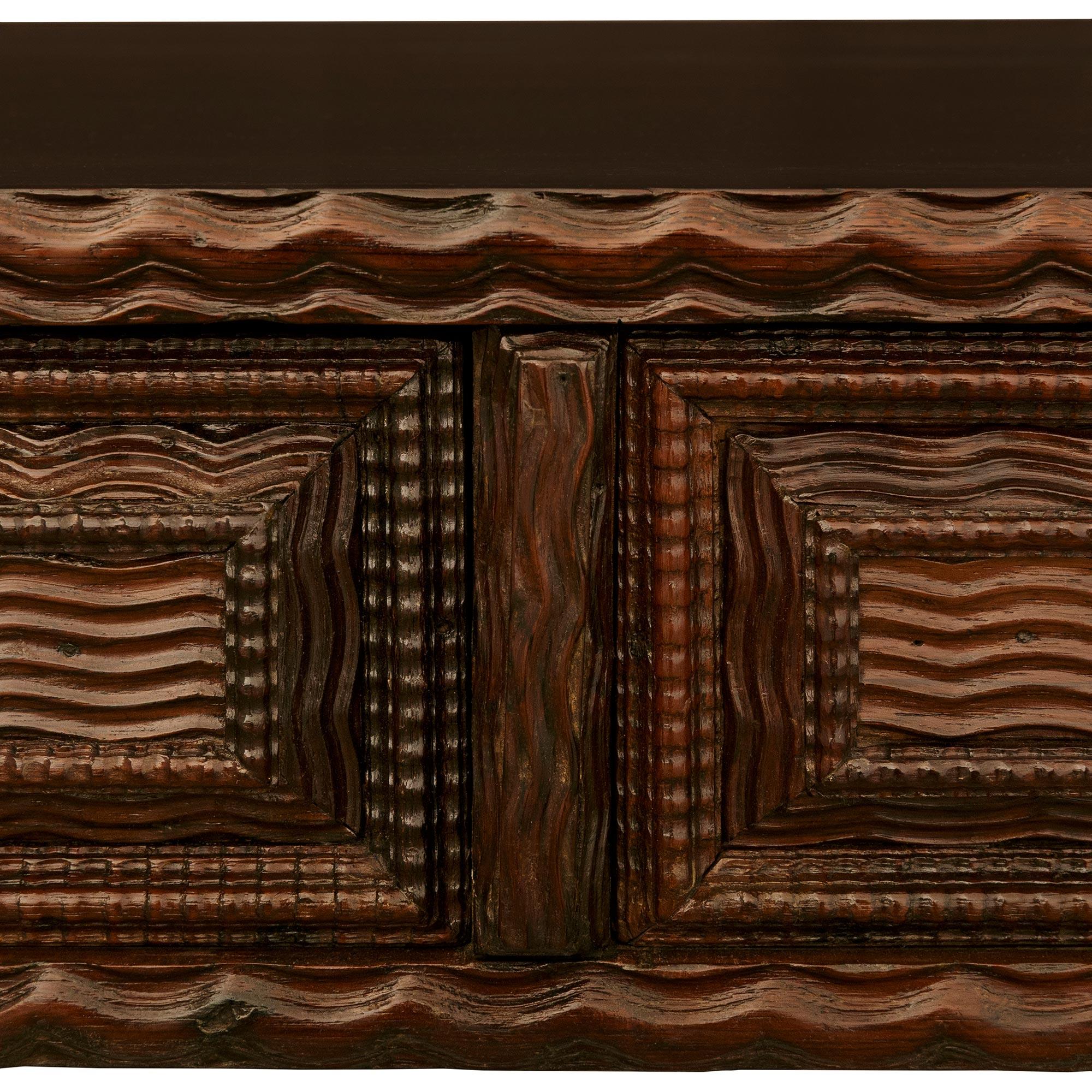 Portuguese 19th century Rosewood and Gilt Metal coffee table For Sale 4