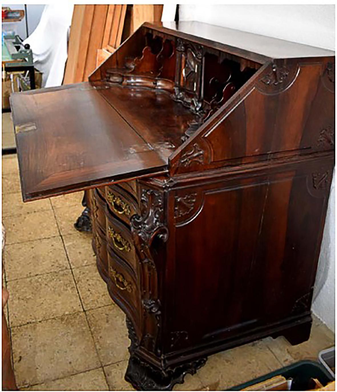 Modern Portuguese Antique Desk Sec XVIII For Sale