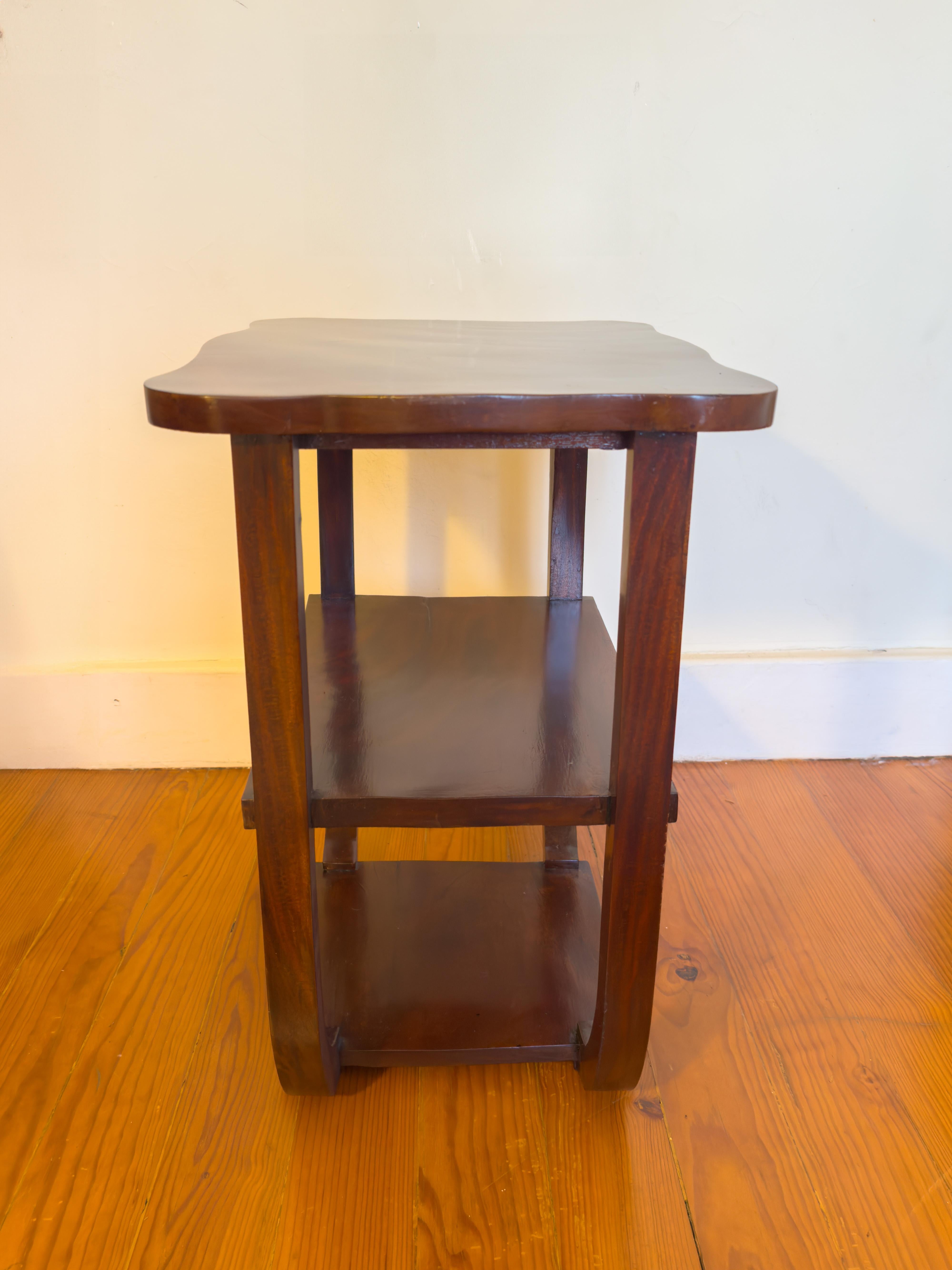 Portuguese Art Deco Side Table, 20th Century In Good Condition For Sale In Lisbon, PT