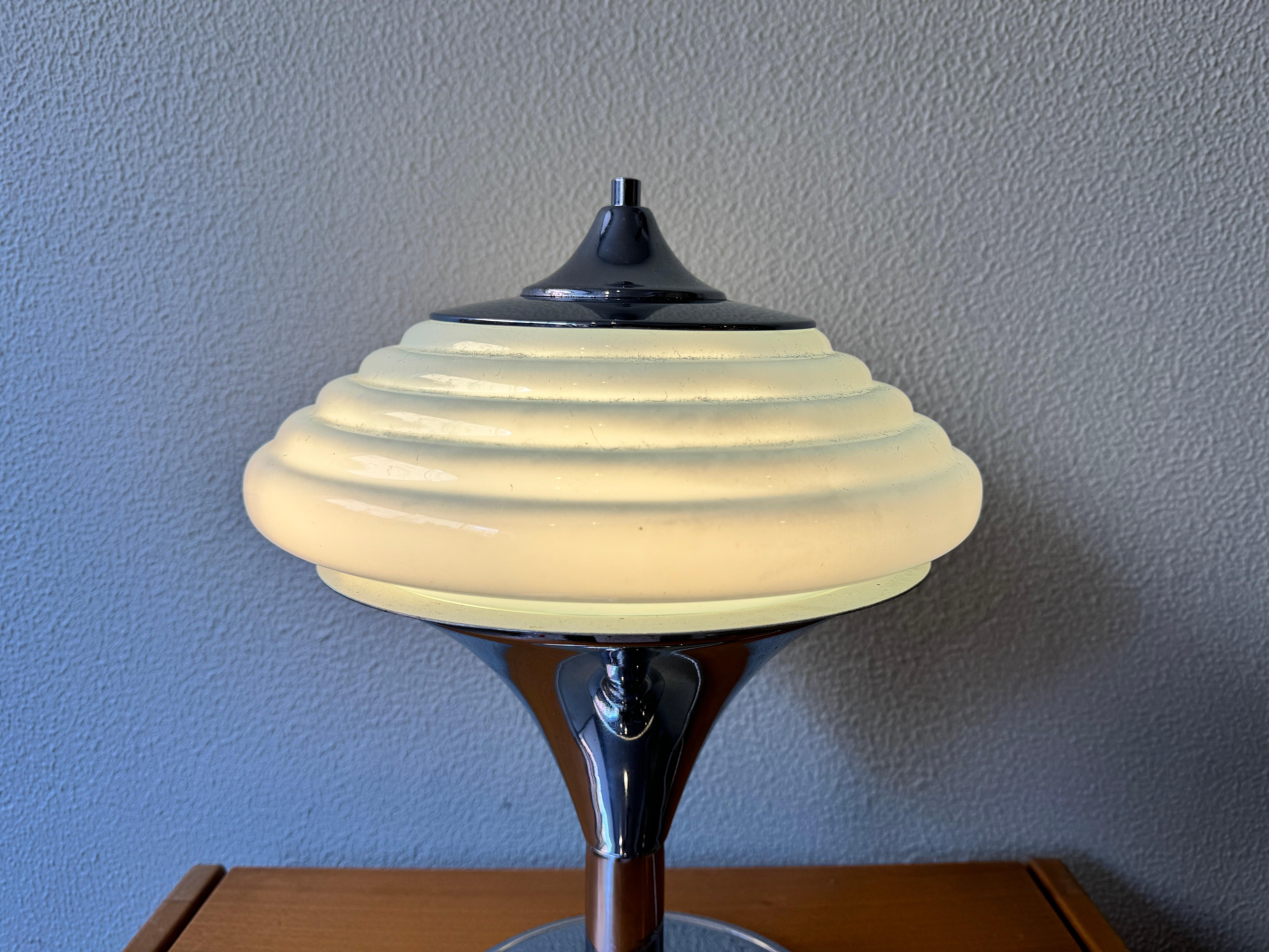 Portugiesische Art-Déco-Tischlampe aus Gaivota, 1940er Jahre im Angebot 3
