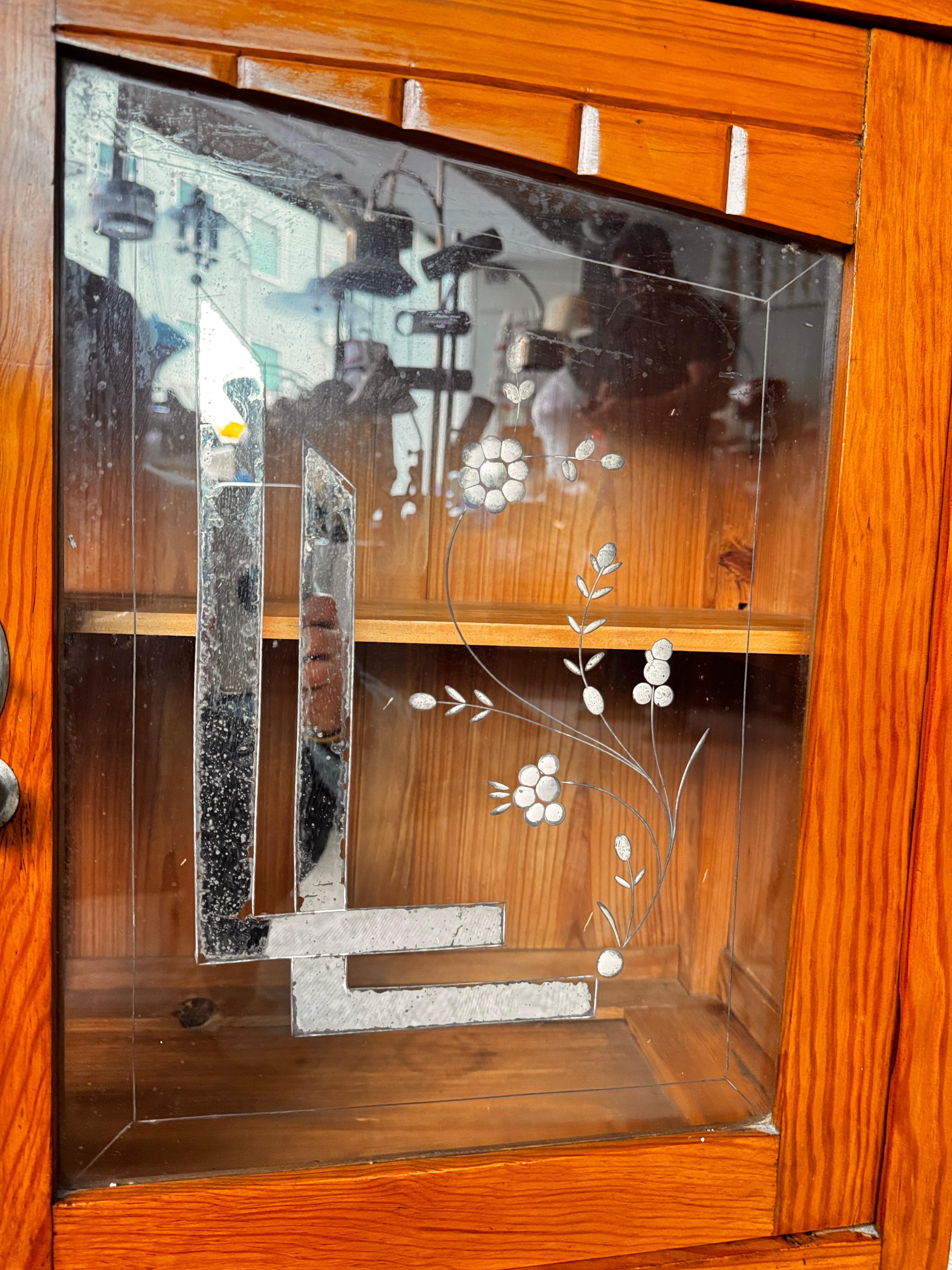 Portuguese Art Nouveau Sideboard, Bark Wood, Etched Glass, 1930s Furniture For Sale 10
