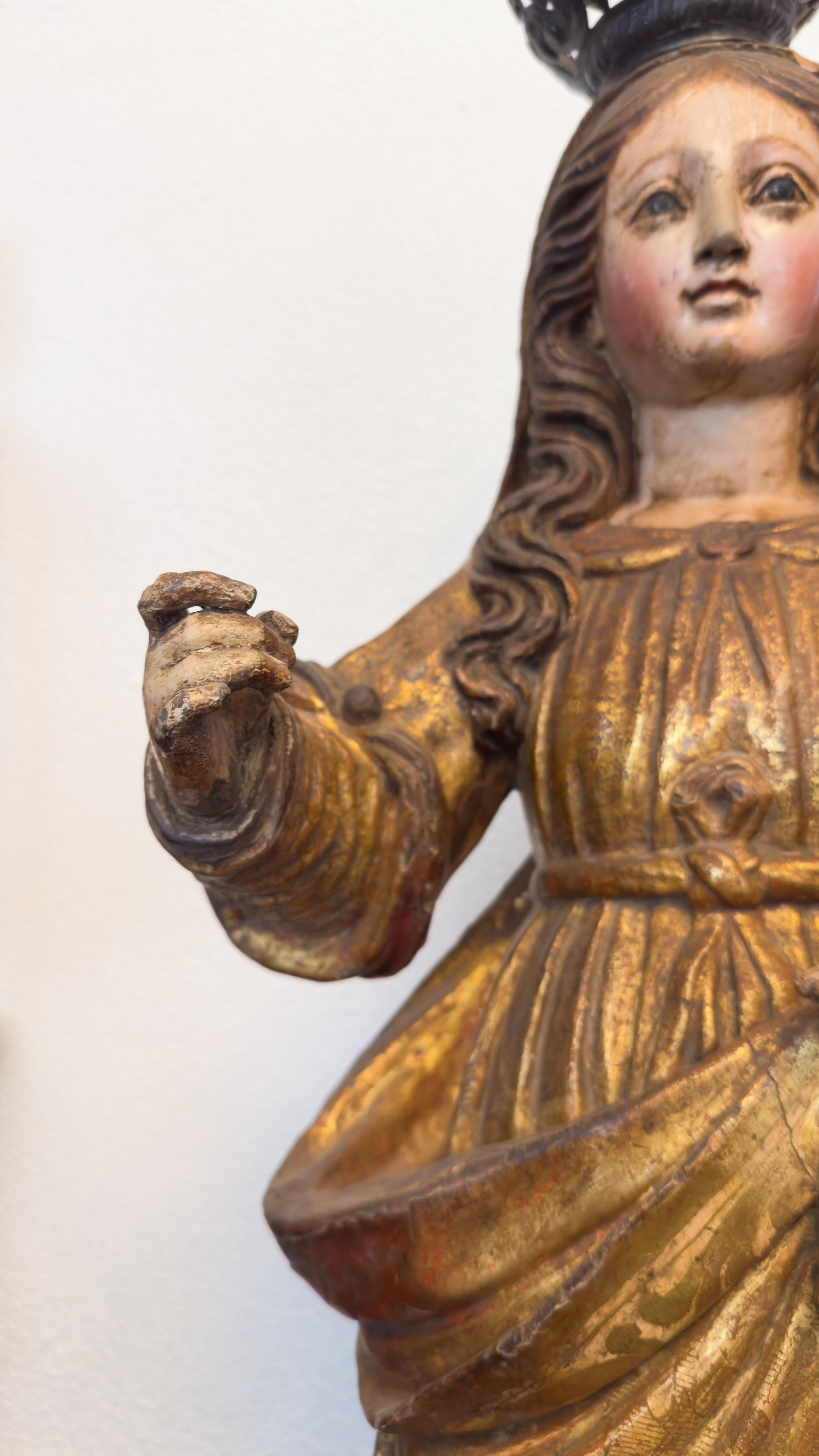 Portuguese Baroque Madonna and Child Sculpture, 17th Century For Sale 5