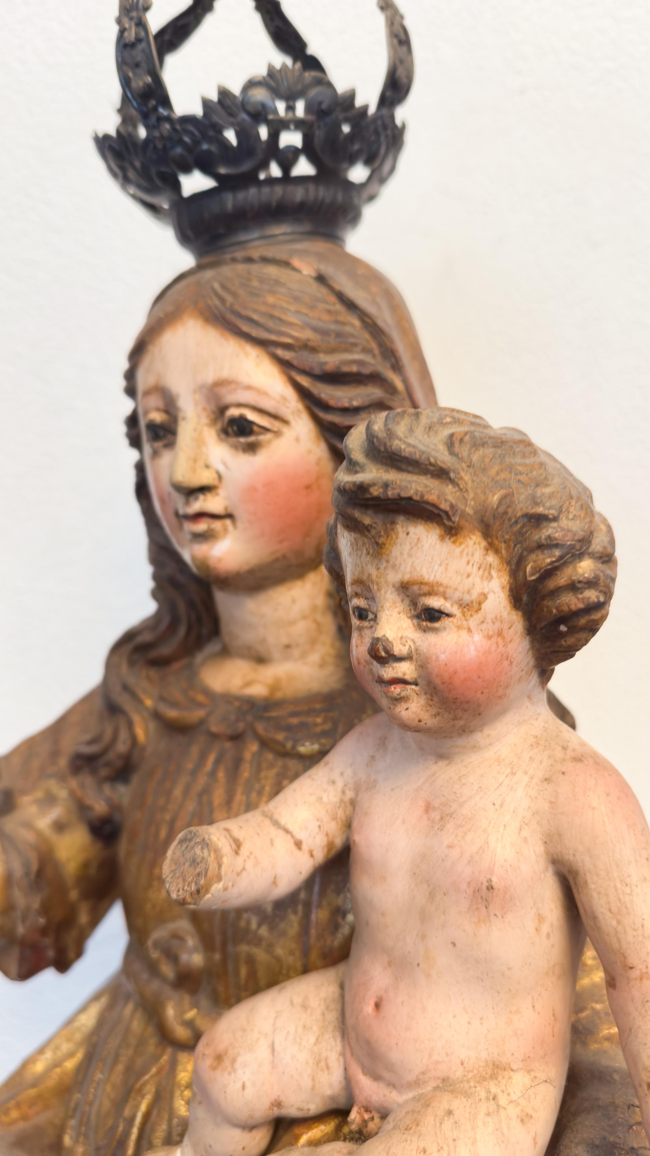 Portuguese Baroque Madonna and Child Sculpture, 17th Century For Sale 6