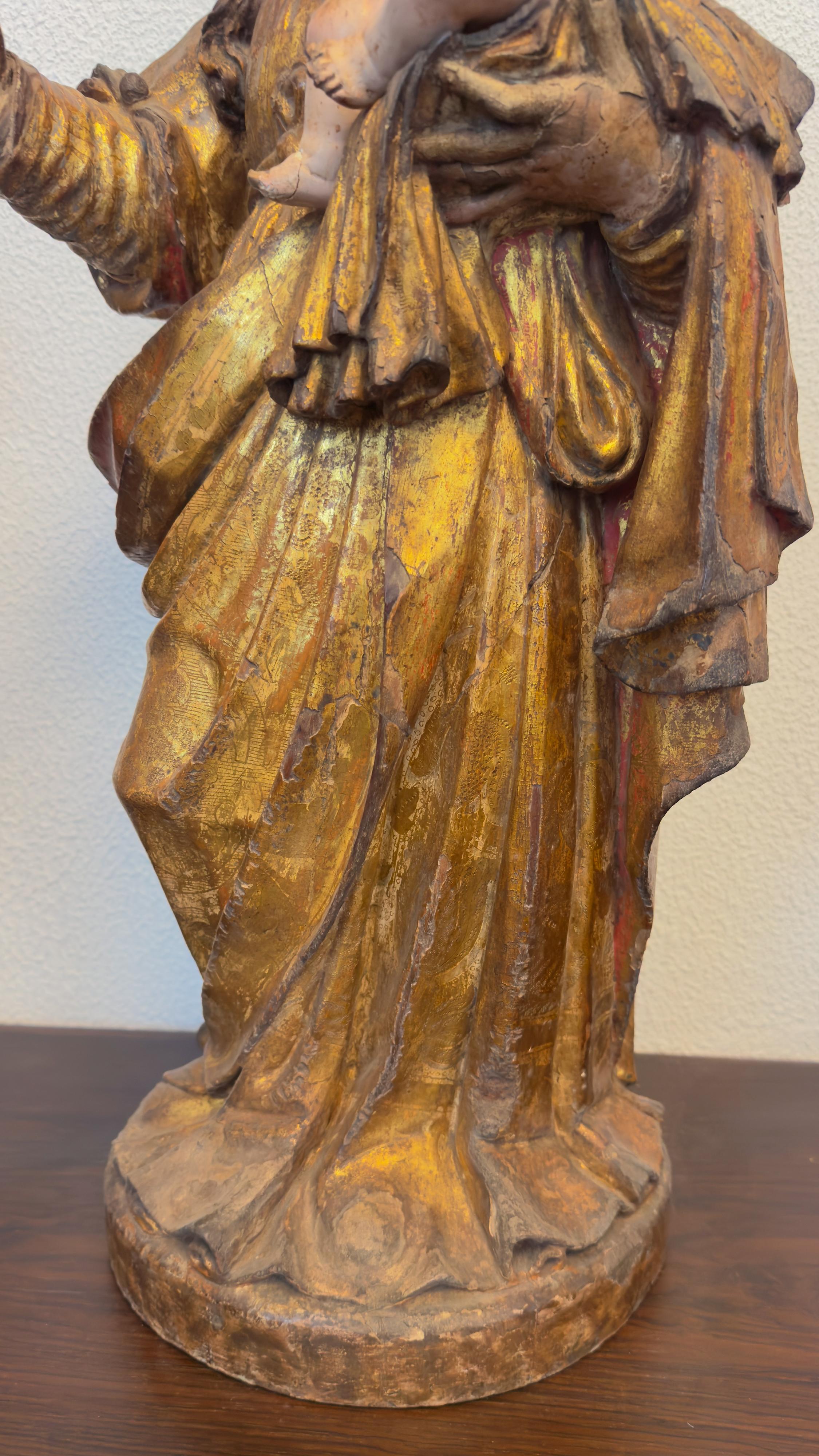 Portuguese Baroque Madonna and Child Sculpture, 17th Century For Sale 8