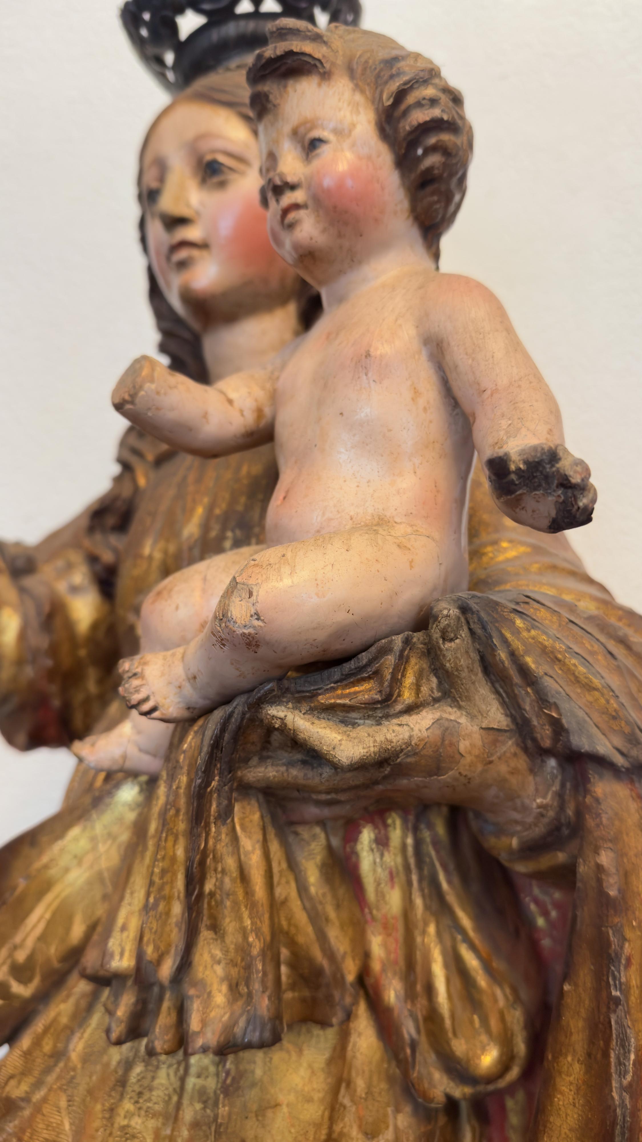 Portuguese Baroque Madonna and Child Sculpture, 17th Century For Sale 10