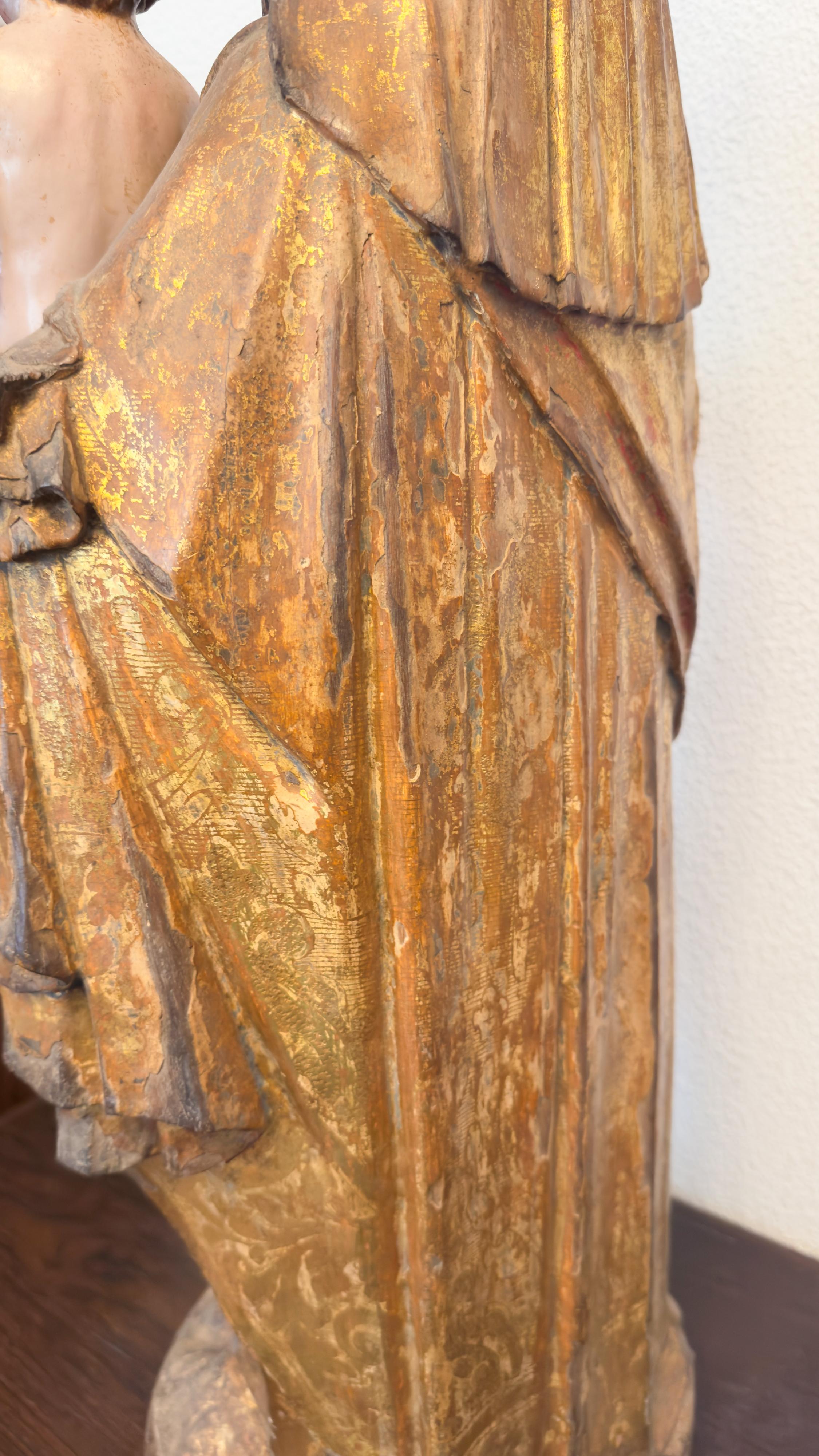 Escultura barroca portuguesa de la Virgen con el Niño, siglo XVII en venta 10