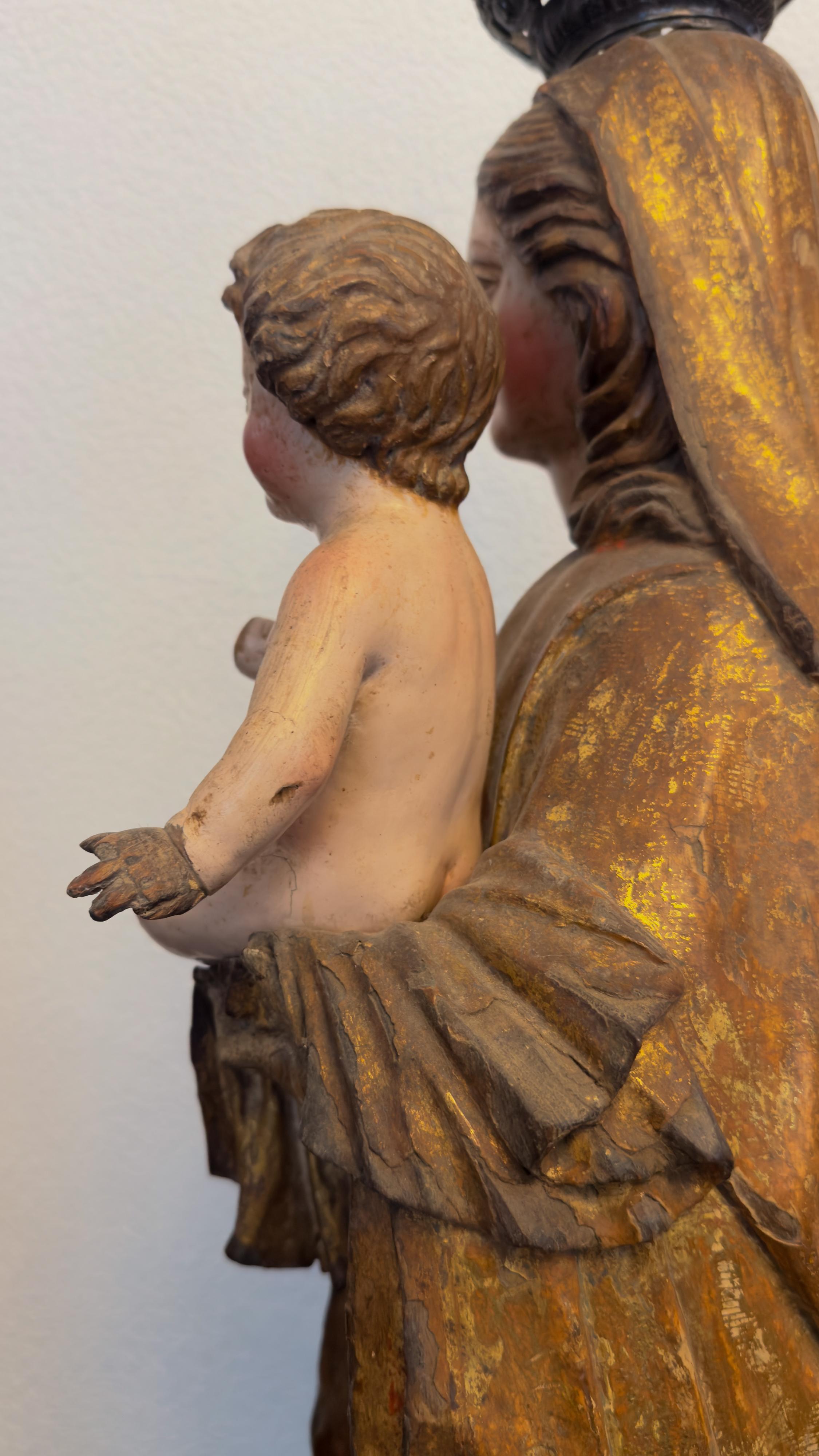 Portuguese Baroque Madonna and Child Sculpture, 17th Century For Sale 14
