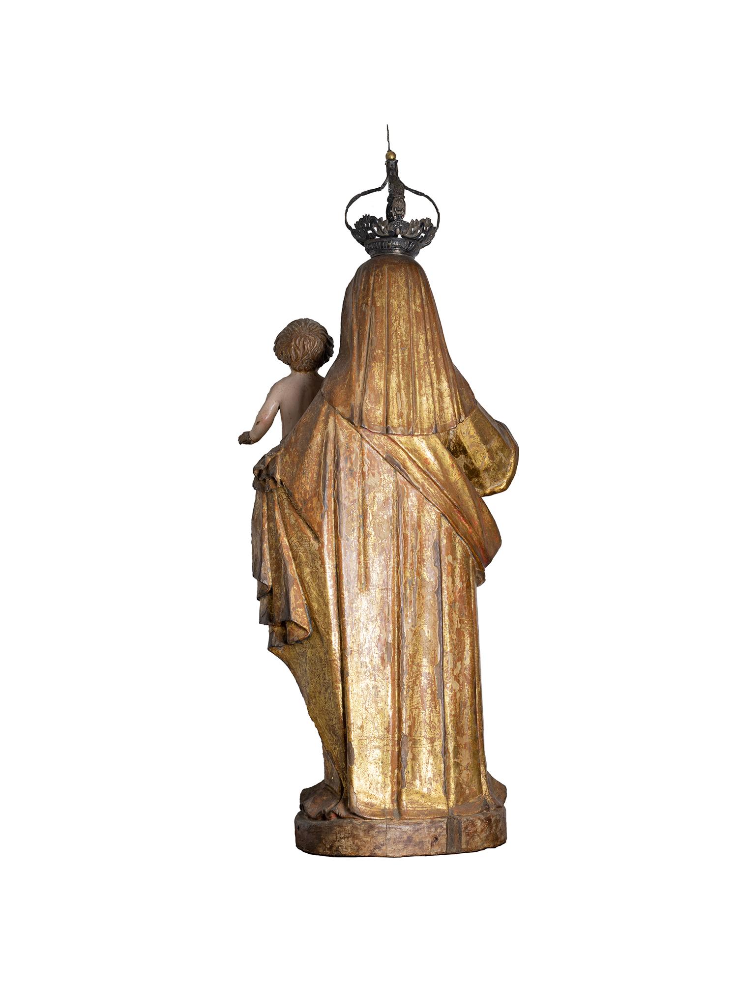 Hand-Carved Portuguese Baroque Madonna and Child Sculpture, 17th Century For Sale