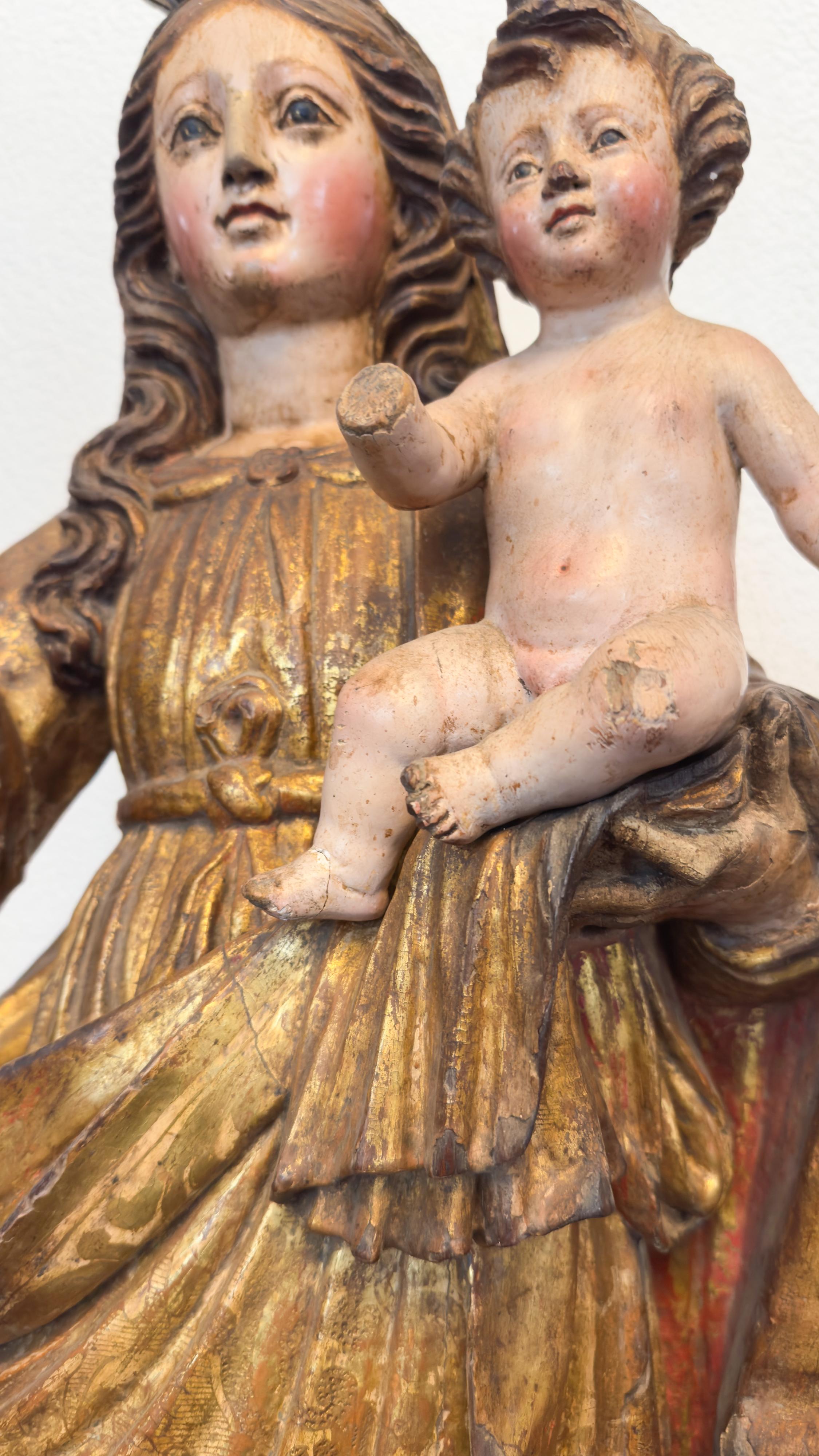 Portuguese Baroque Madonna and Child Sculpture, 17th Century For Sale 3