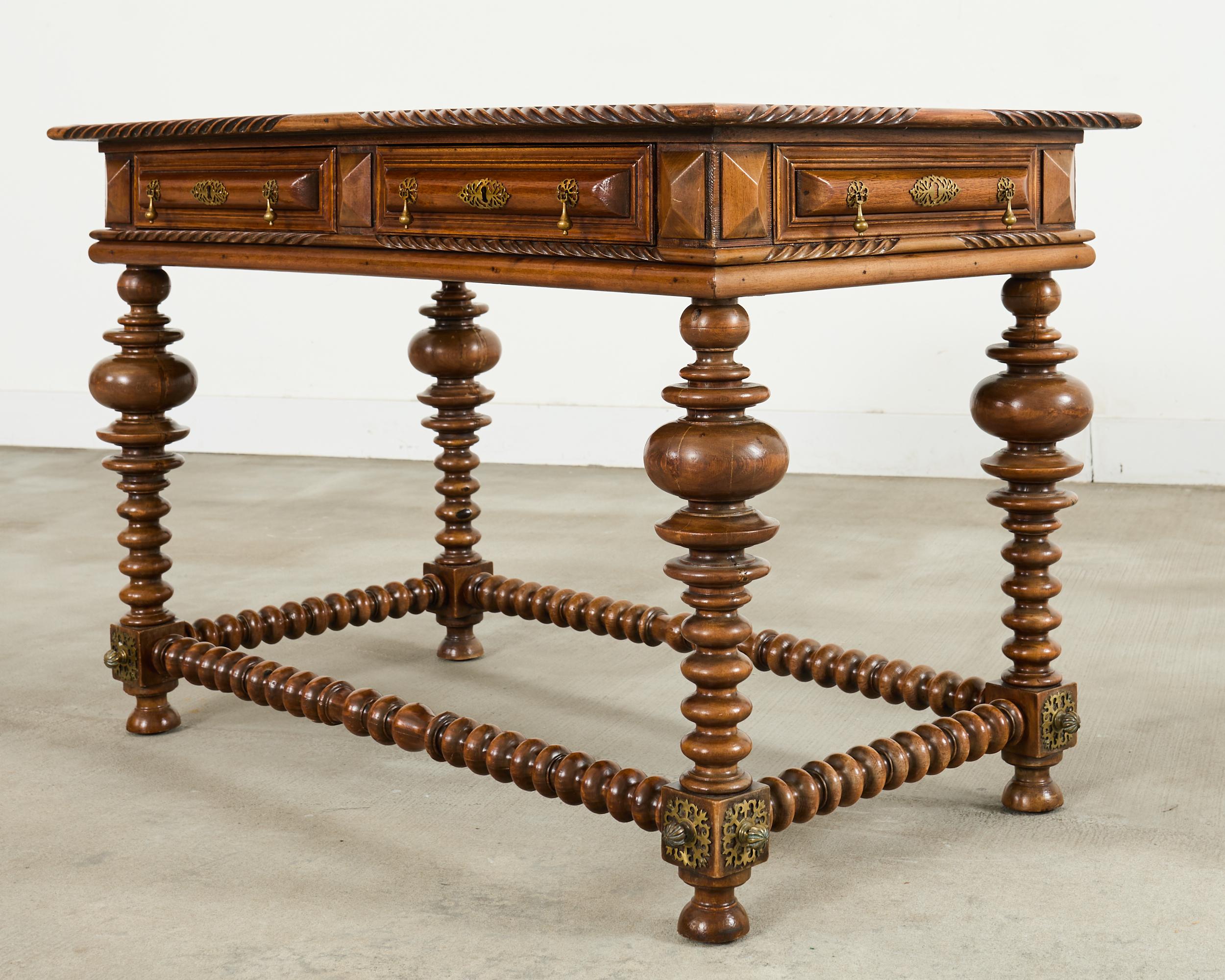 Portugiesischer Barockstil Palisander Bibliothekstisch oder Mitteltisch (Spanisch) im Angebot