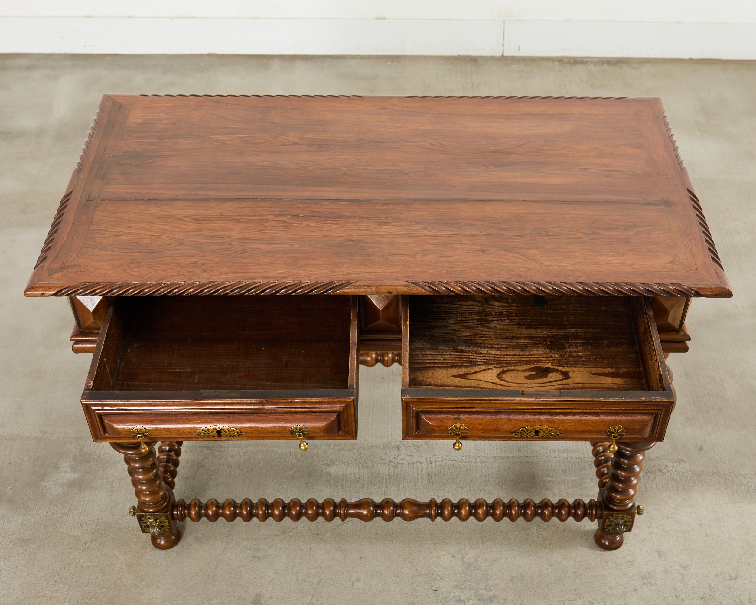 Portugiesischer Barockstil Palisander Bibliothekstisch oder Mitteltisch (Handgefertigt) im Angebot