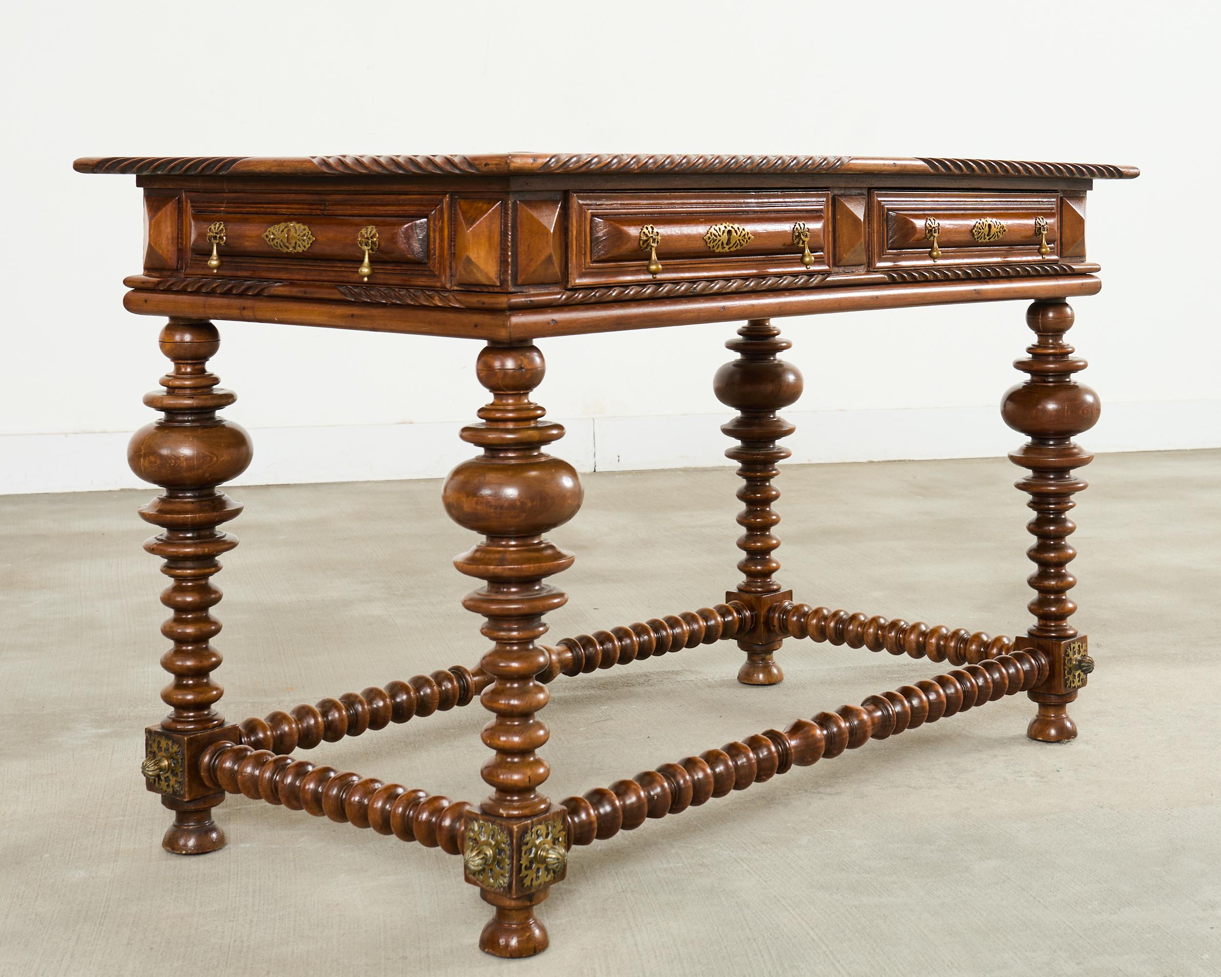 Portugiesischer Barockstil Palisander Bibliothekstisch oder Mitteltisch im Zustand „Gut“ im Angebot in Rio Vista, CA