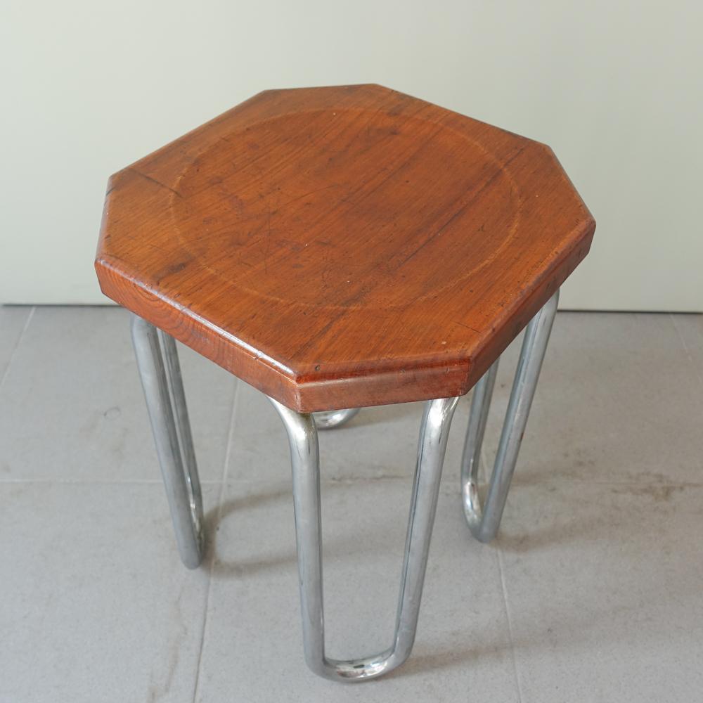 Taburete portugués Bauhaus de acero tubular y madera de Fábrica Portugal Años 30 Portugués en venta