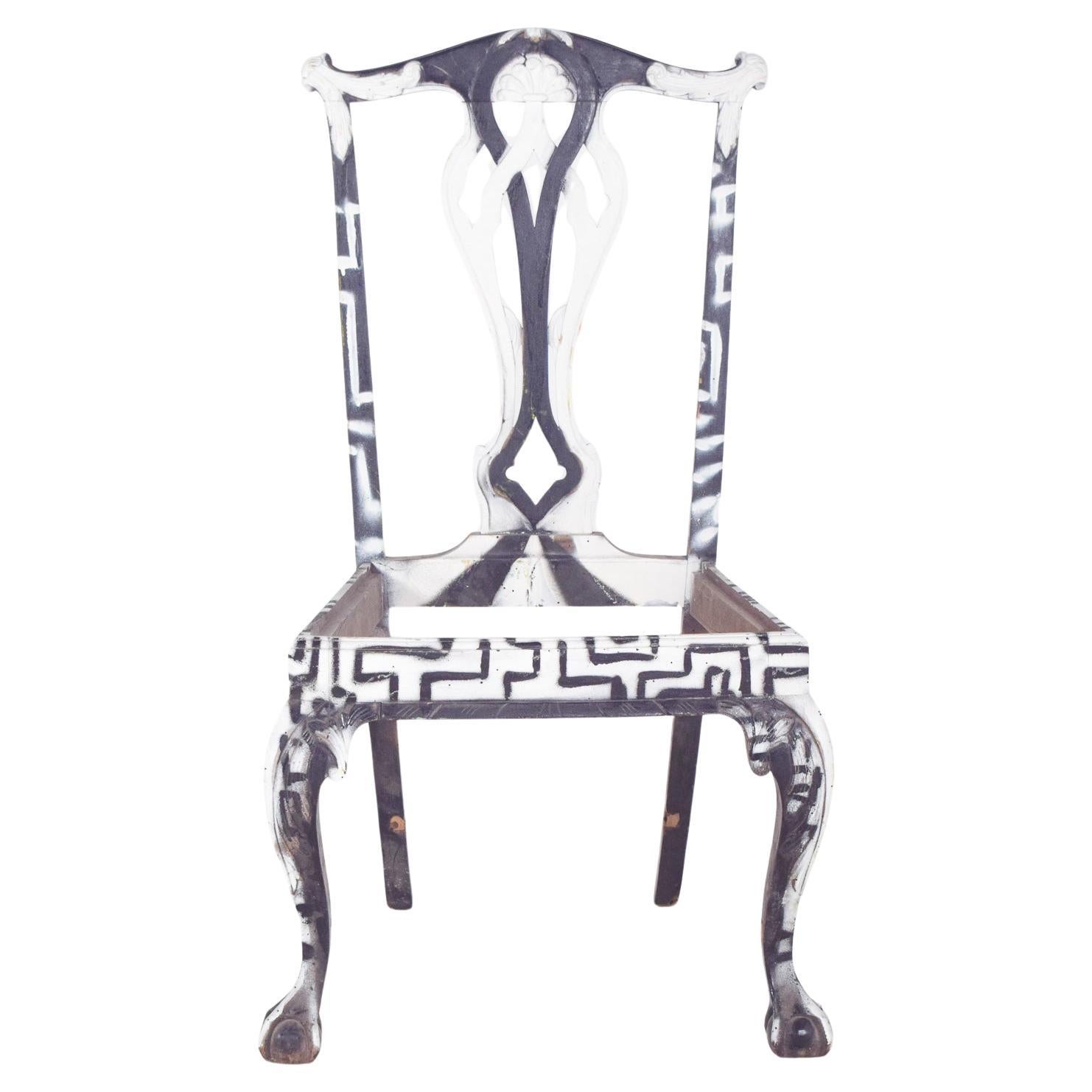 Chaise portugaise peinte en noir et blanc par Francisco Camilo en vente