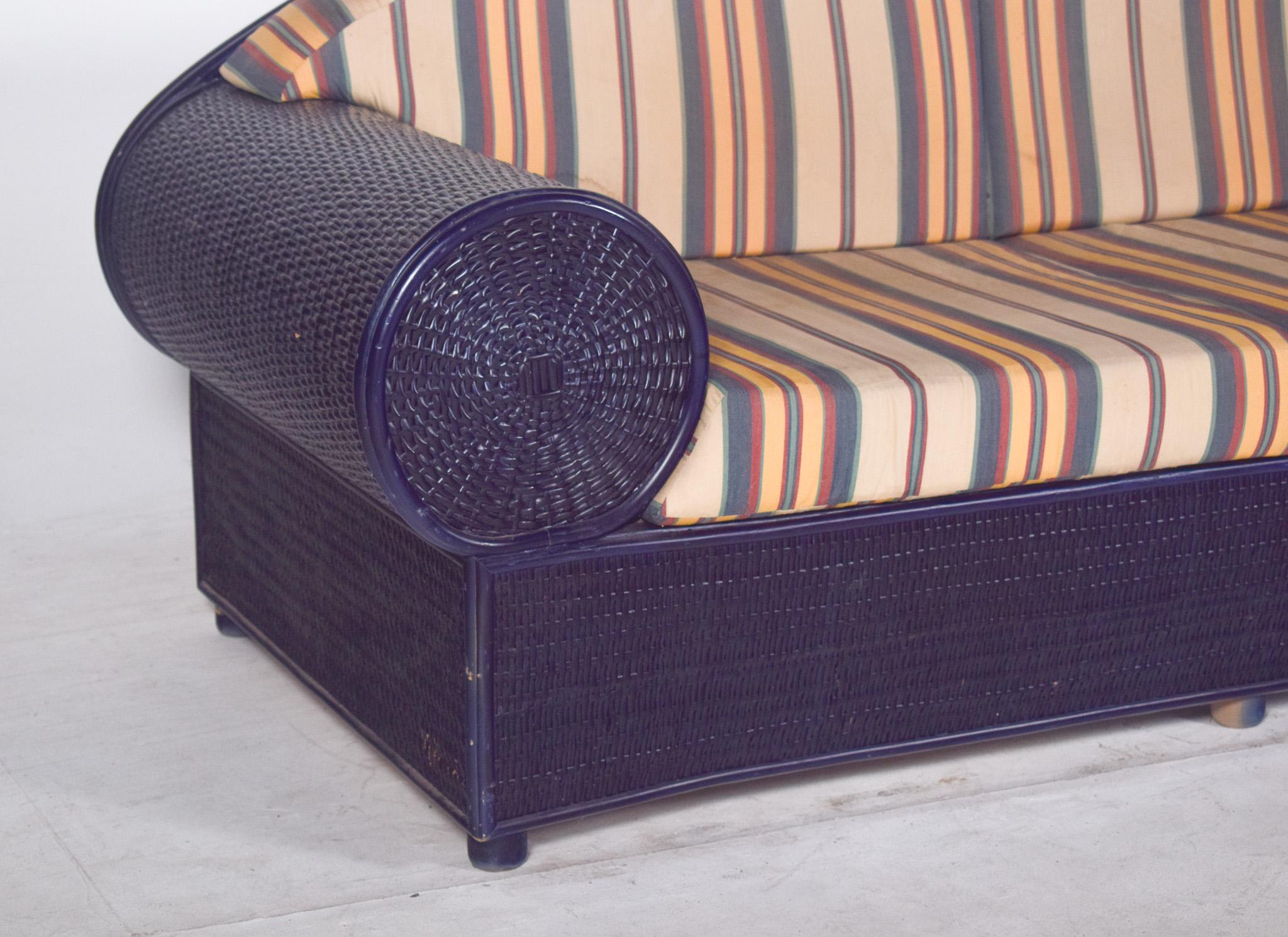 Portugiesisches blaues Korbsofa mit Stoff, 1980 (Ende des 20. Jahrhunderts) im Angebot
