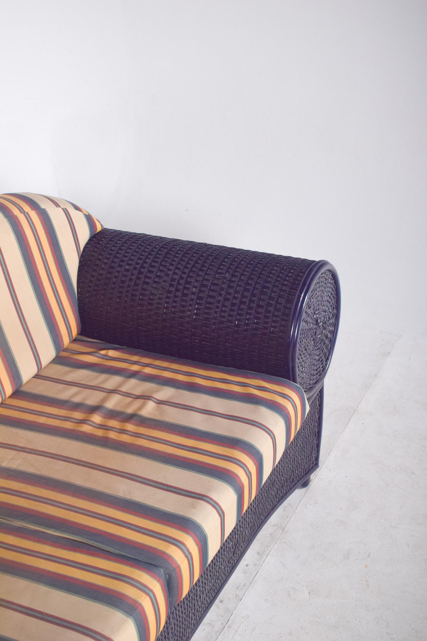Portugiesisches blaues Korbsofa mit Stoff, 1980 im Angebot 3