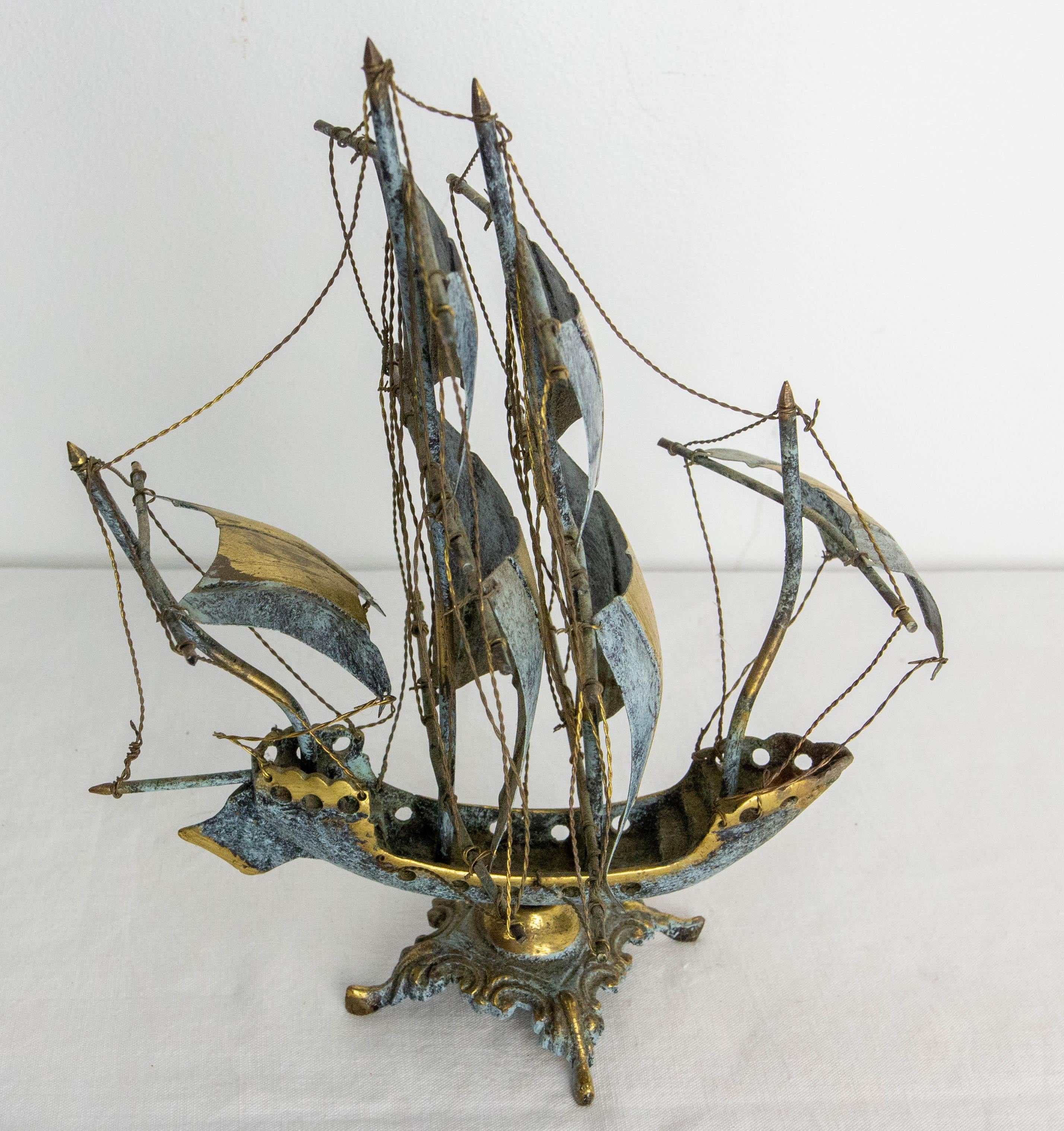 Portuguese Brass Frigate Model Boat, circa 1960 In Good Condition In Labrit, Landes