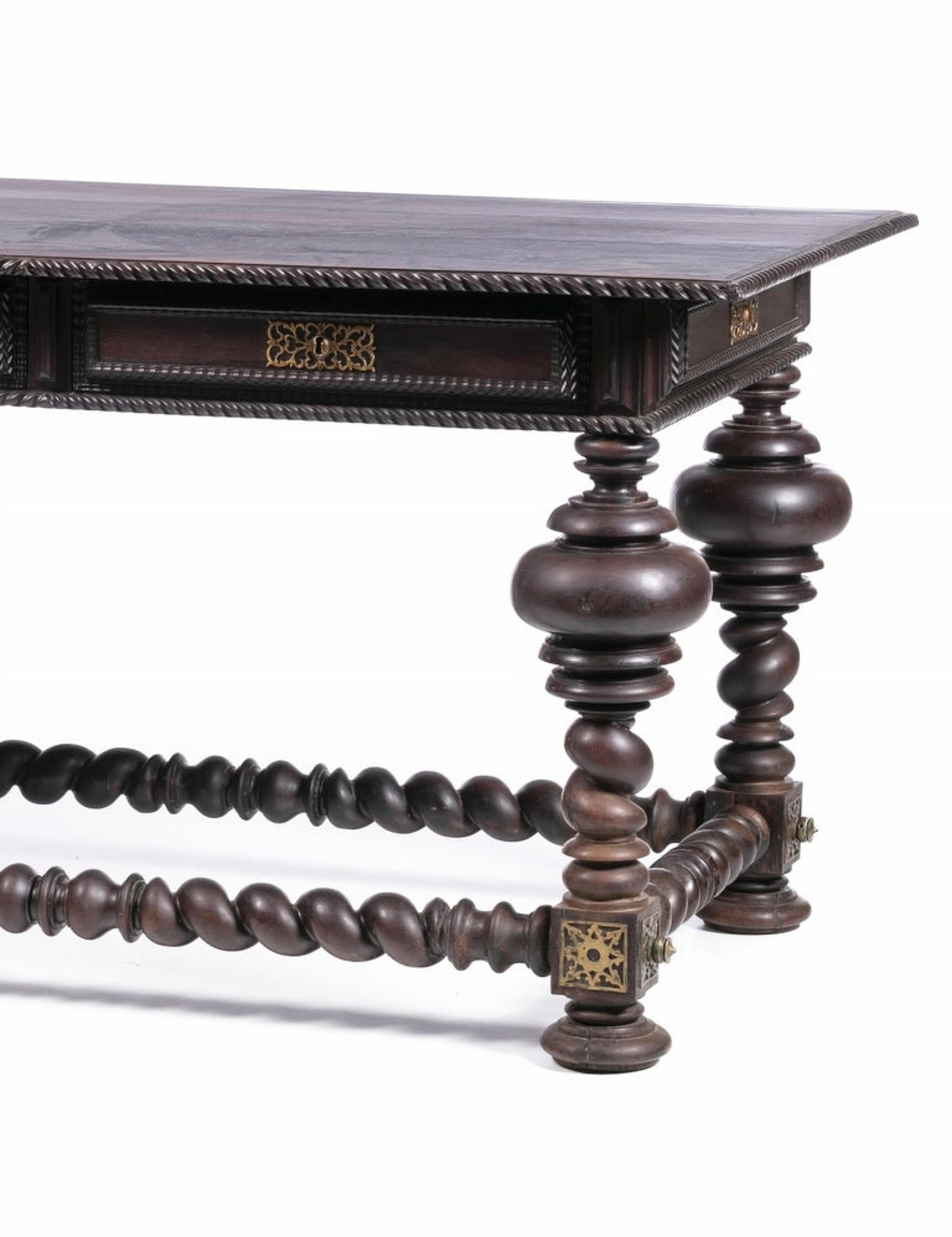 Hand-Crafted Portuguese Buffet Table, 17th Century For Sale