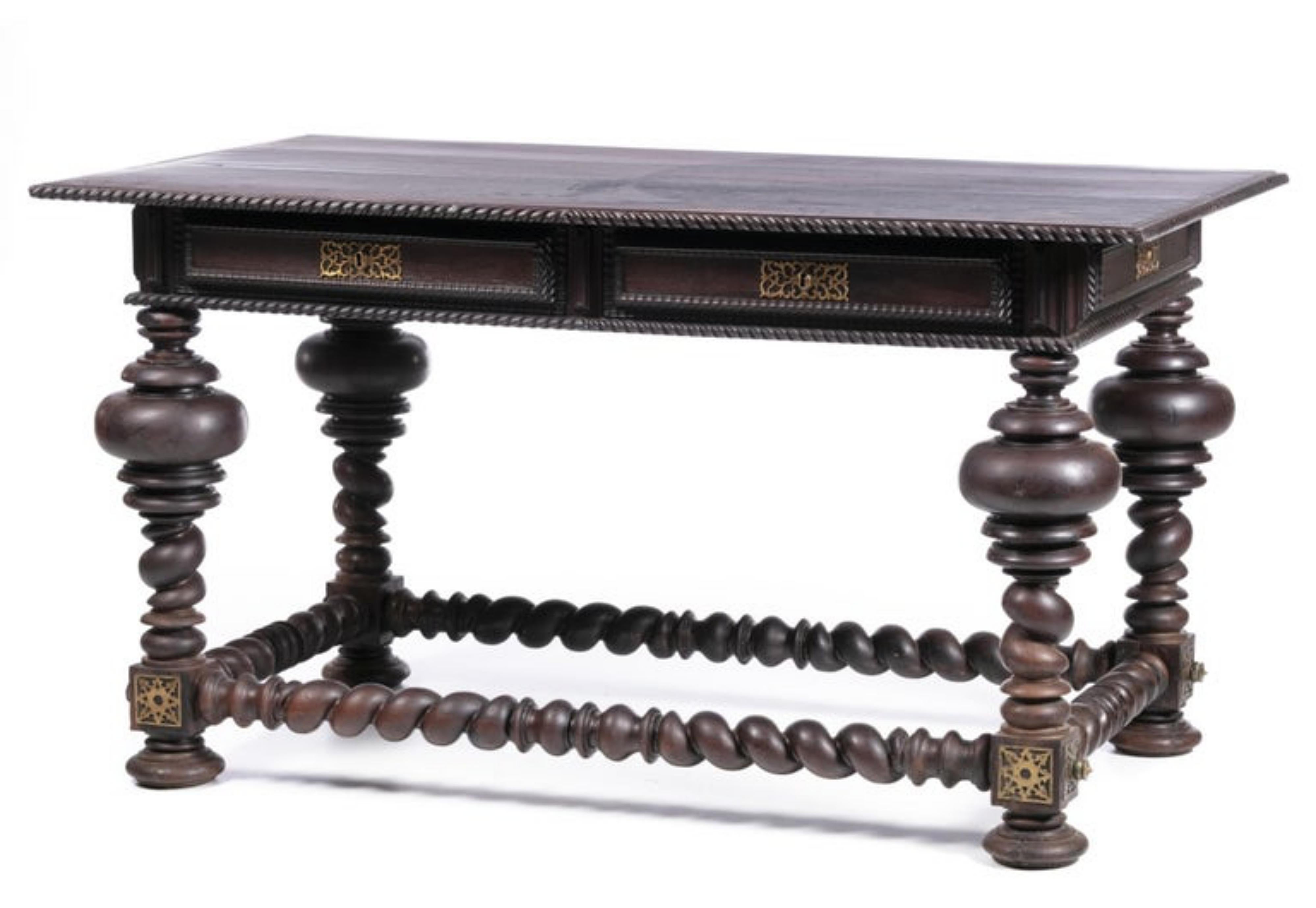 Portuguese Buffet Table, 17th Century In Good Condition For Sale In Madrid, ES