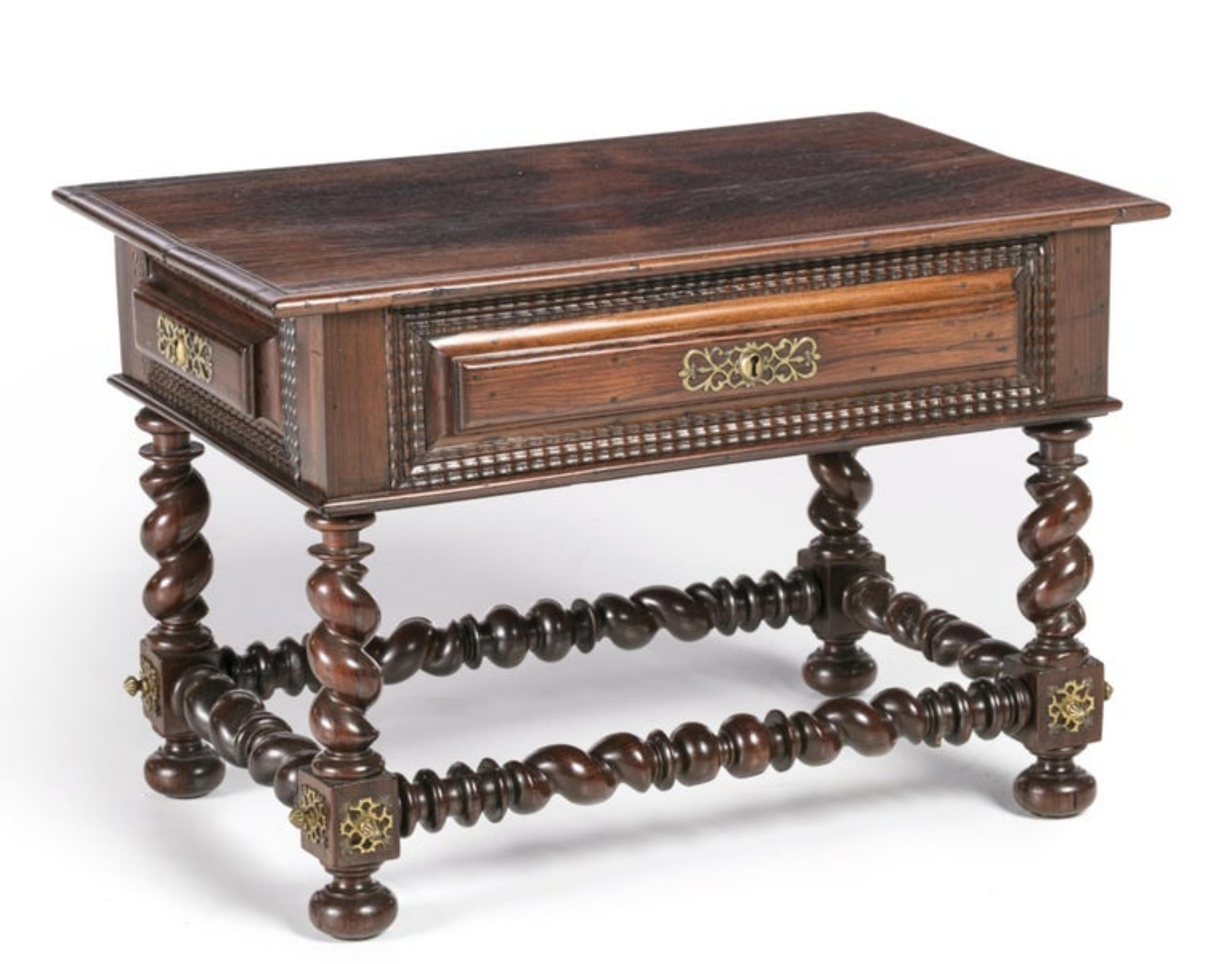 Hand-Crafted Portuguese Buffet Table 18th Century For Sale