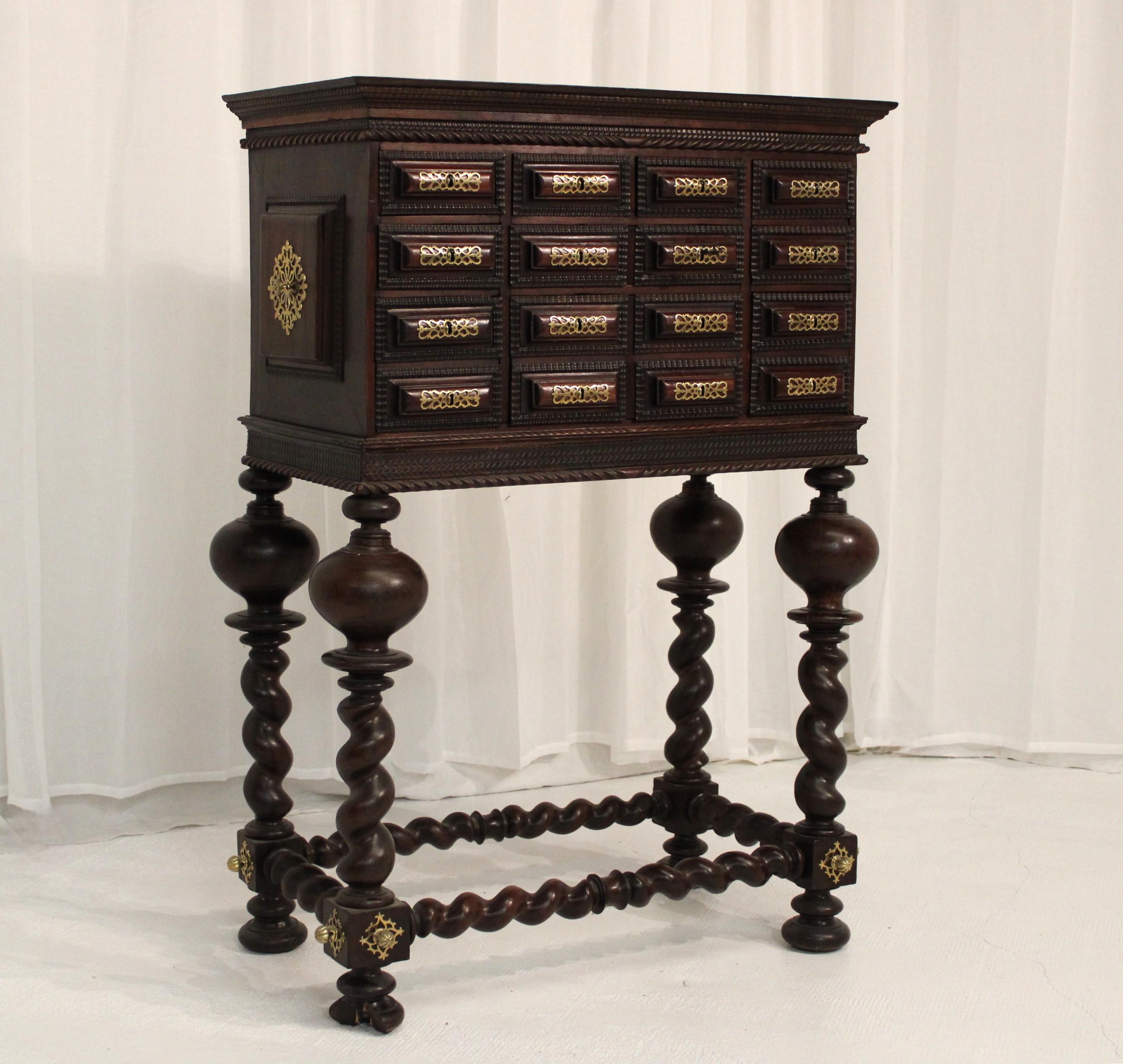 Gabinetto portoghese, XVIII secolo In condizioni buone in vendita a Paris, FR
