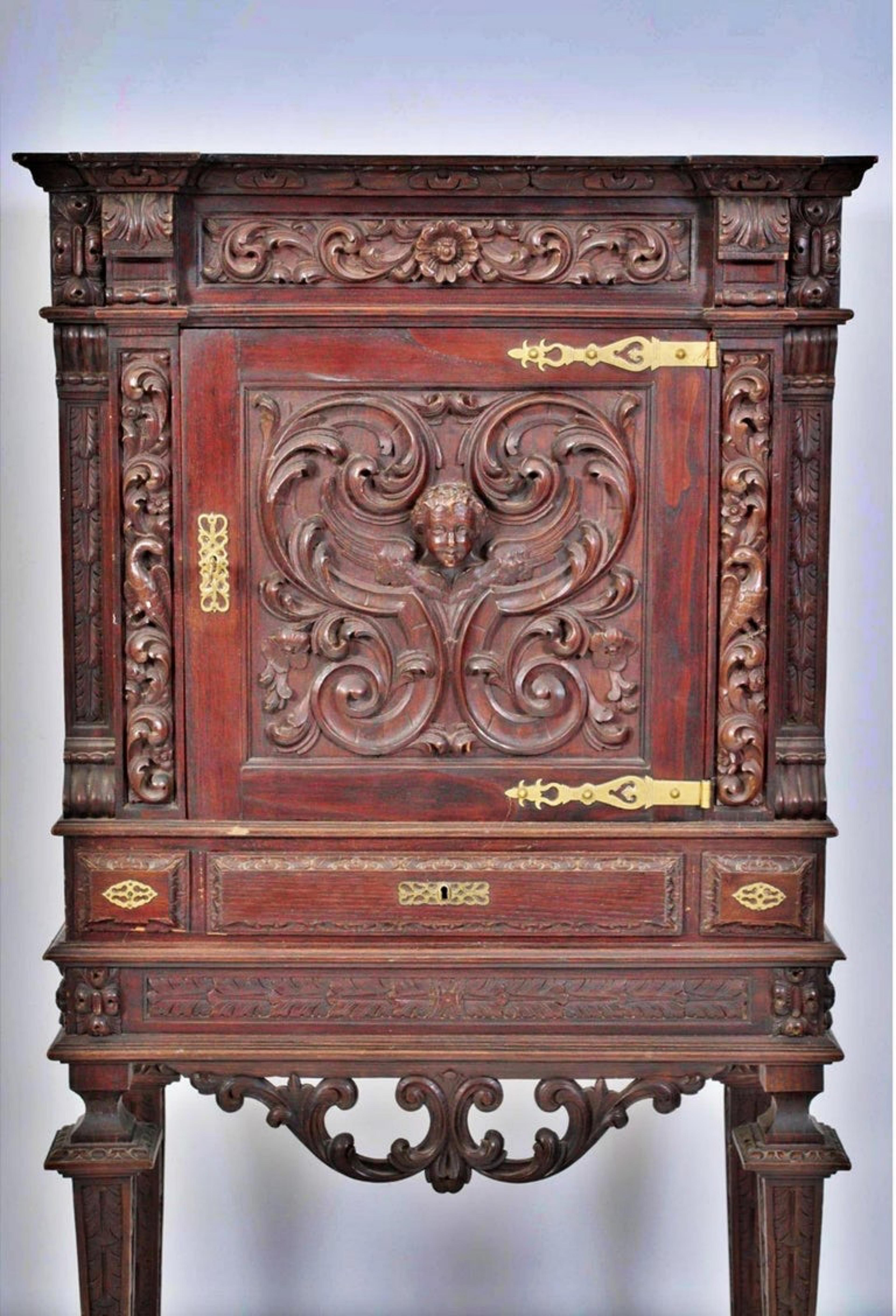 Portuguese Cabinet Renaissance Taste End 19th Century In Good Condition For Sale In Madrid, ES