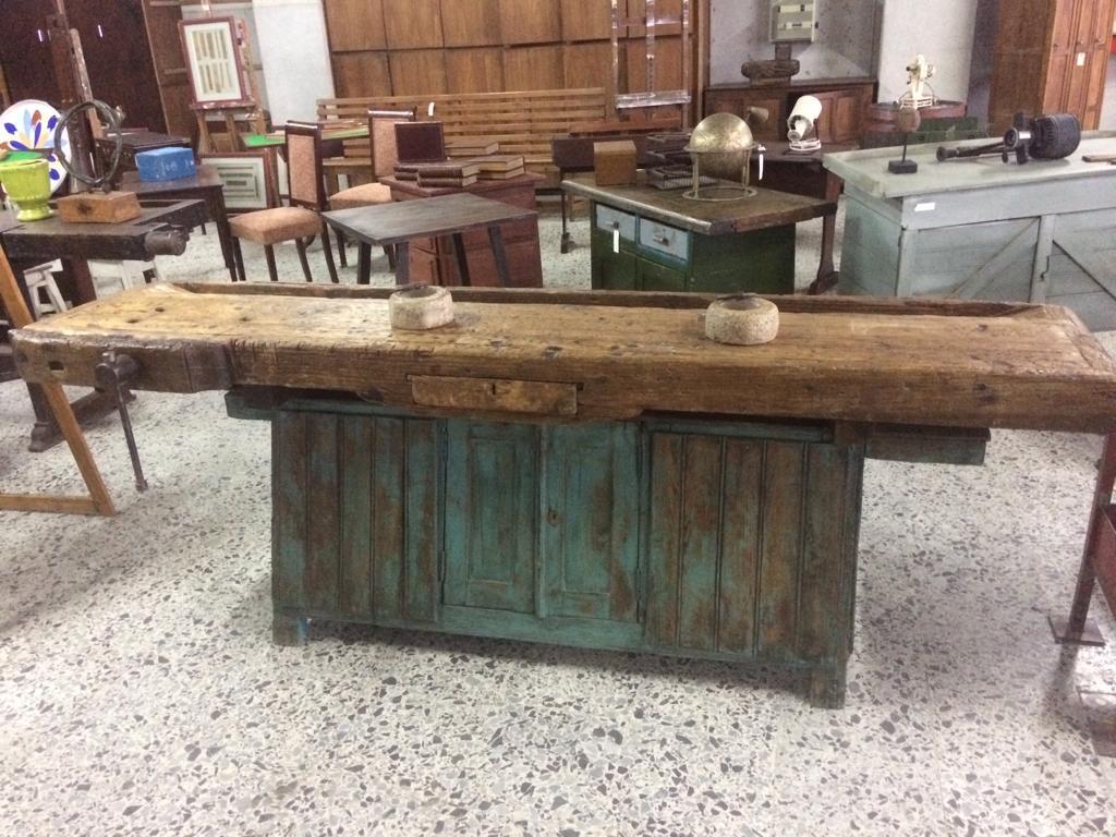 Portuguese Carpenter's Bench In Good Condition For Sale In Lisbon, PT