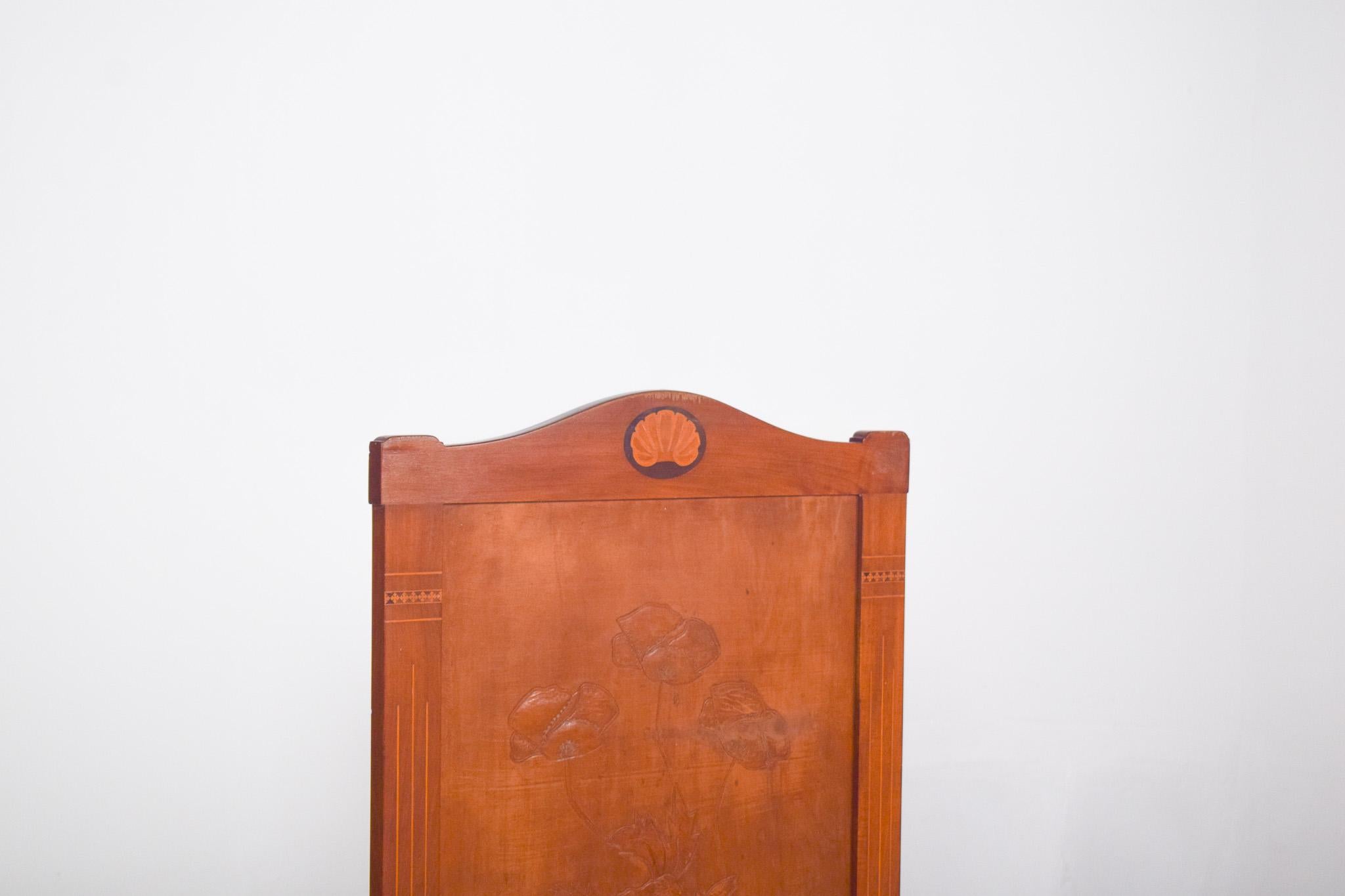 Portuguese Carved Wood Fireplace In Good Condition For Sale In Lisboa, Lisboa
