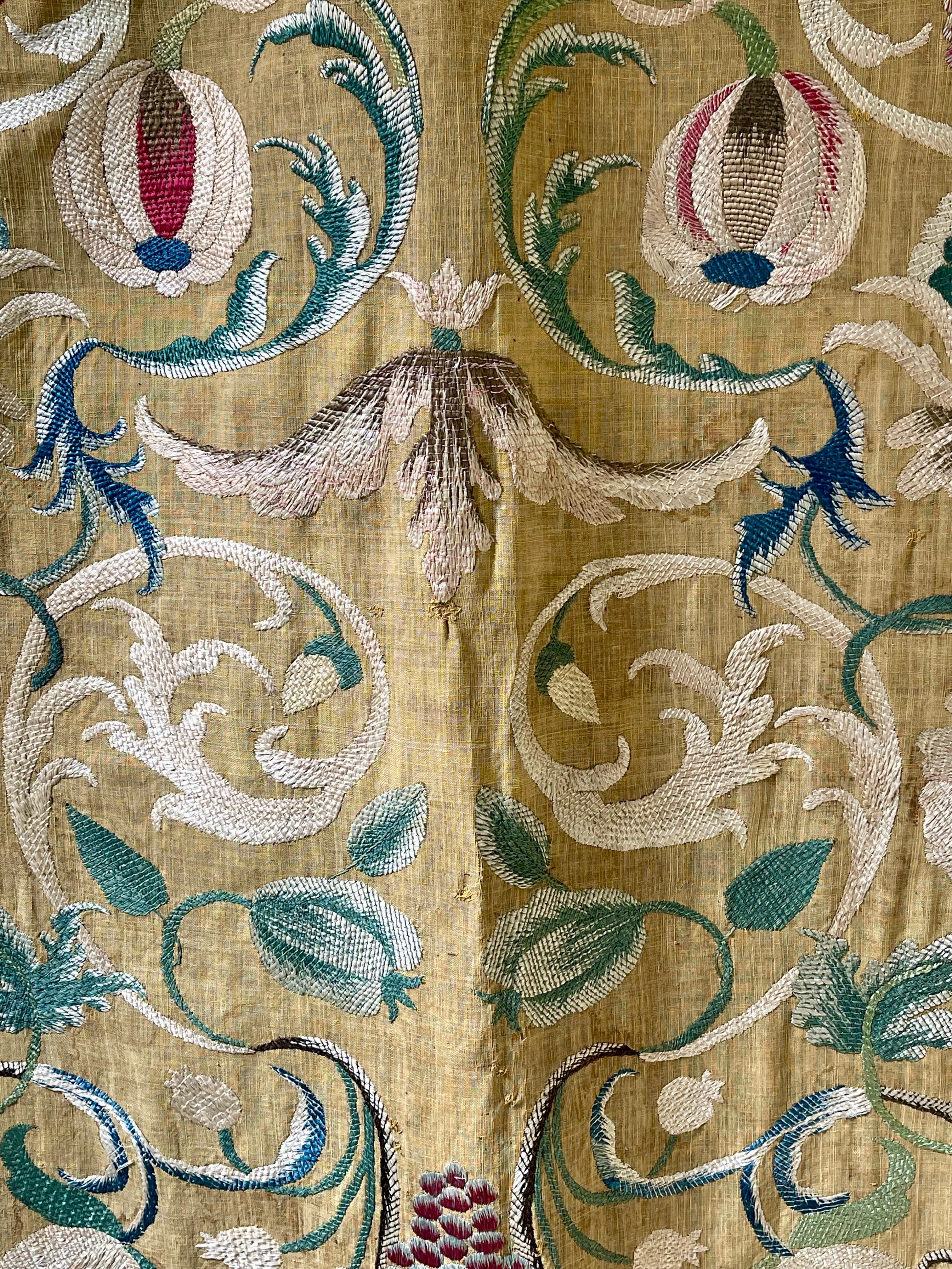 Portuguese Castelo Branco Embroidered Wedding Coverlet For Sale 3