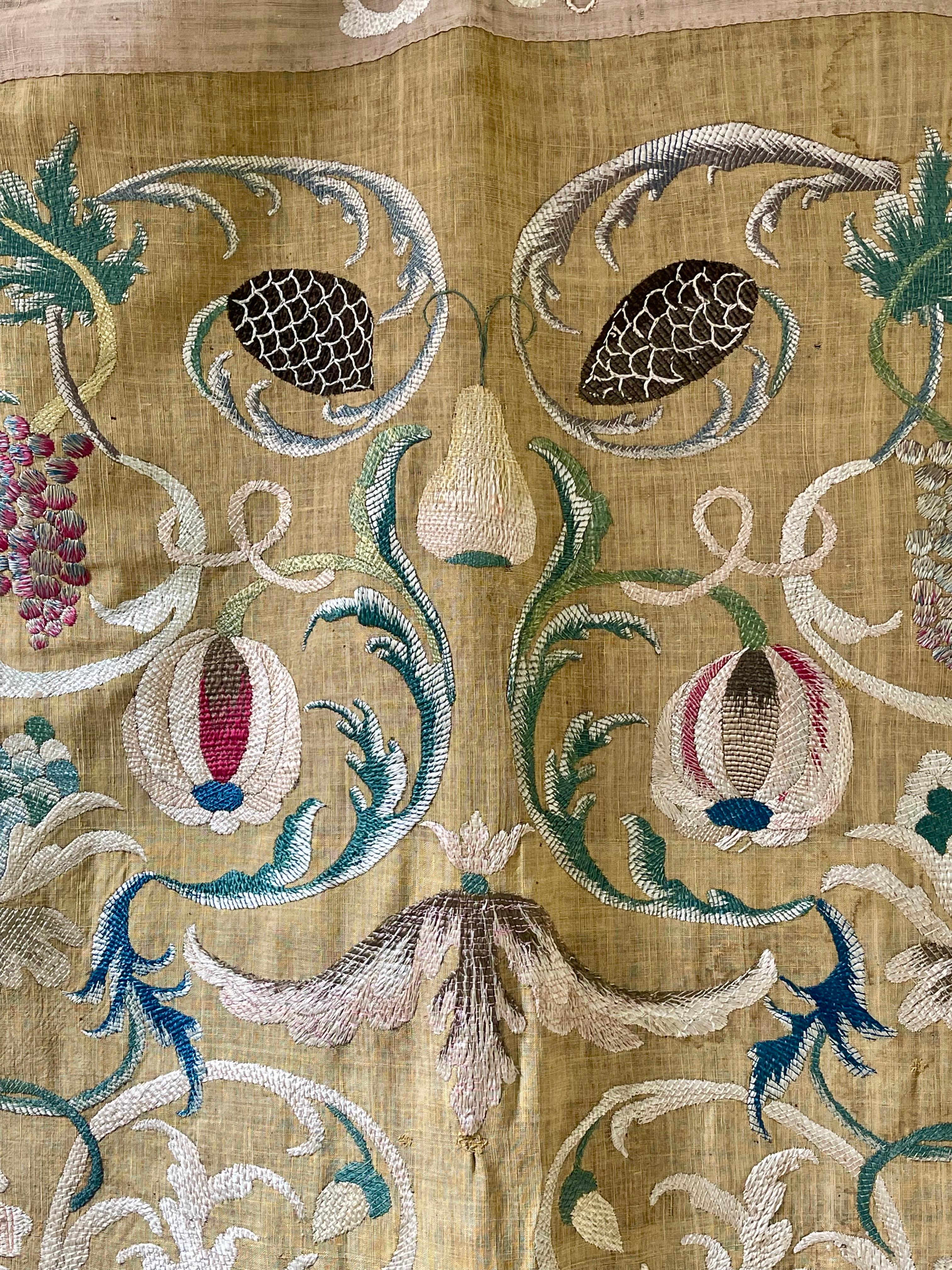 Portuguese Castelo Branco Embroidered Wedding Coverlet For Sale 4