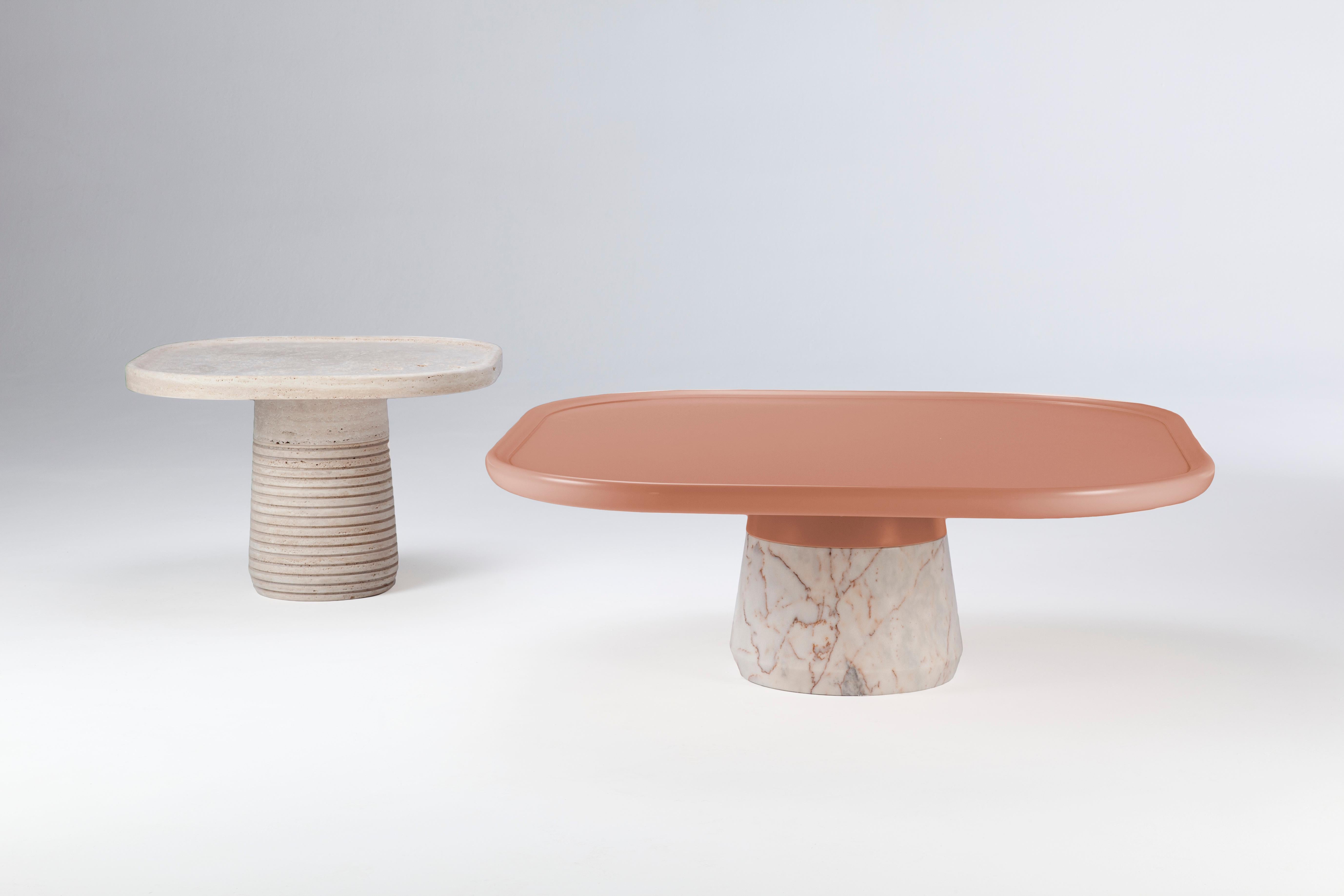 La mesa Amapola es un emblema de la naturaleza y del crecimiento orgánico, detrás de este diseño se esconde una esencia de ingenuidad que se encuentra sin esfuerzo en las formas naturales. Las mesas Poppy son un ejemplo afinado de cómo encontramos