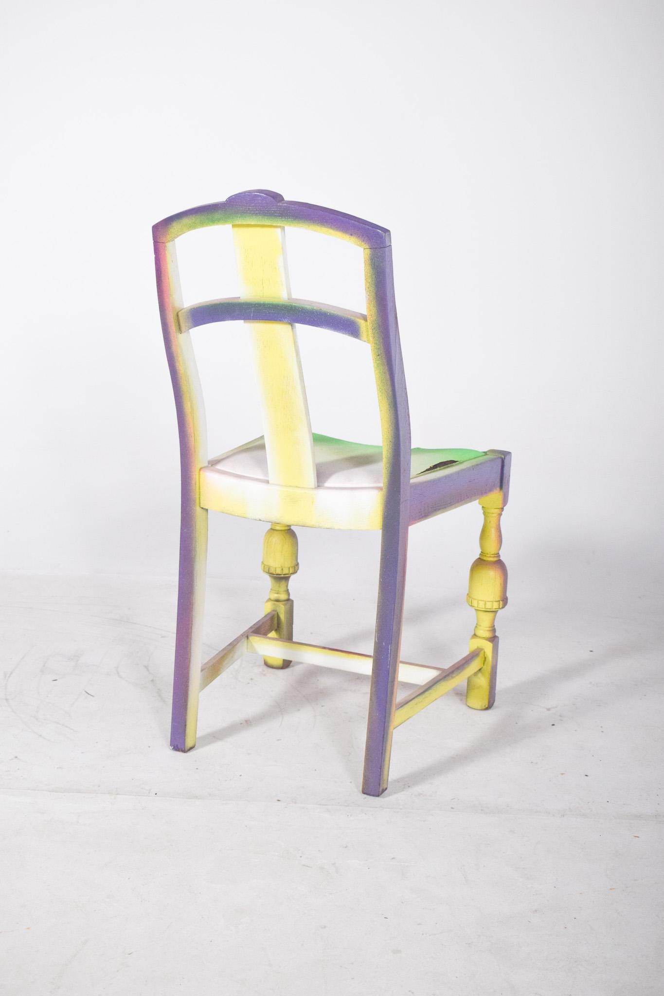 Peint à la main Chaise portugaise par Francisco Camilo en vente