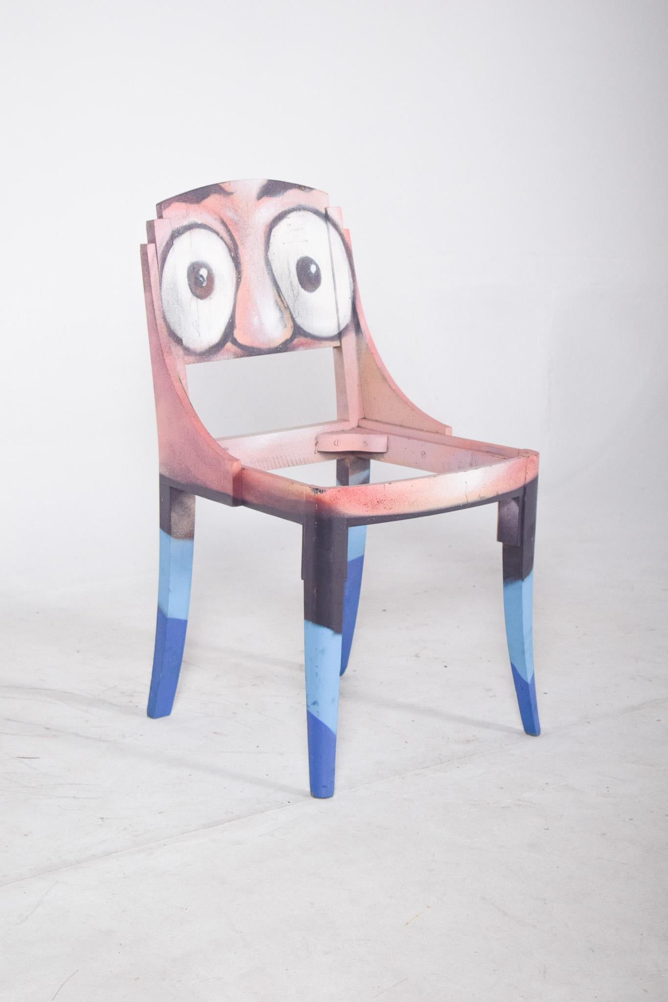 Silla portuguesa transformada en arte urbano por Francisco Camilo Moderno en venta
