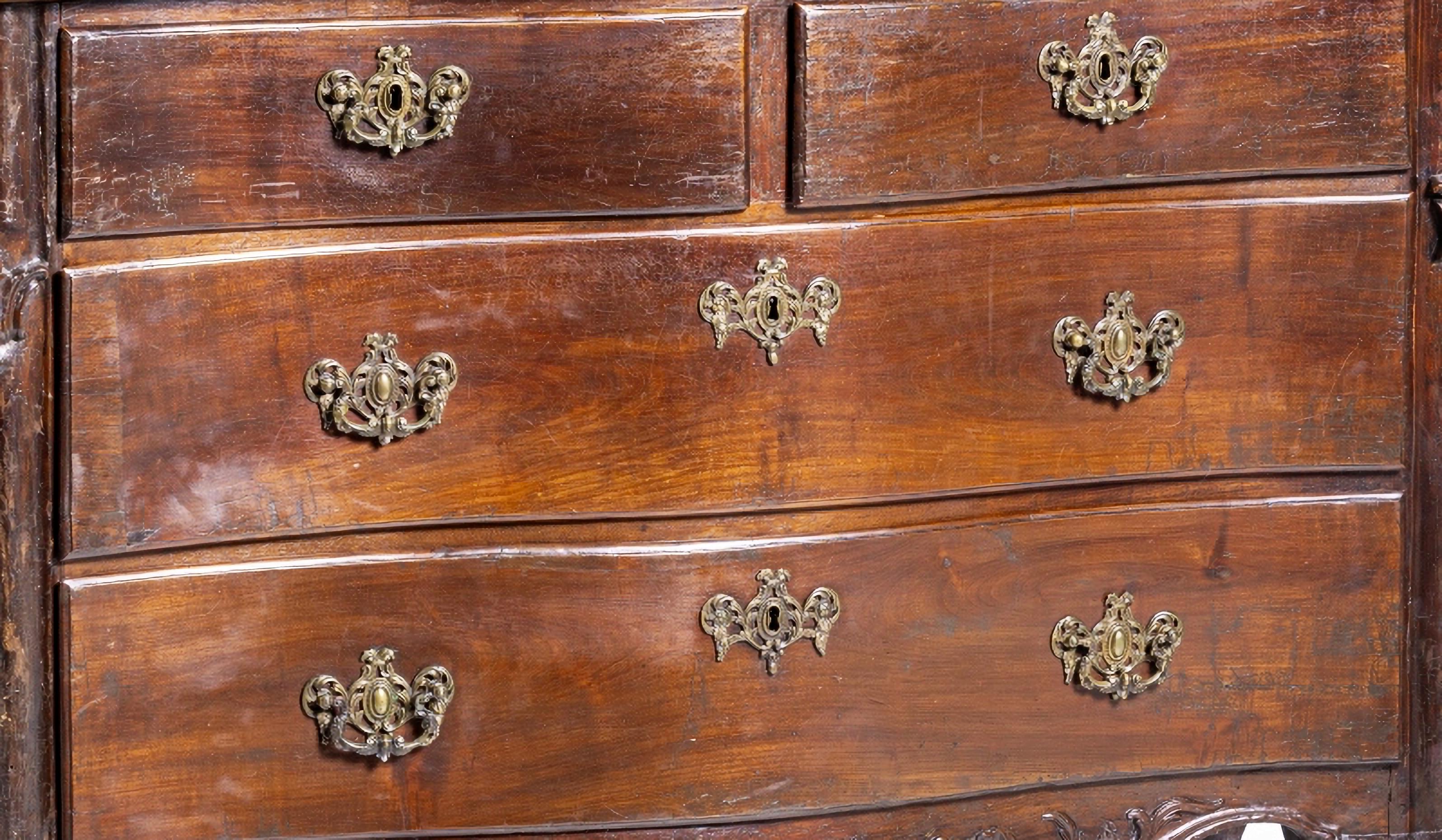 Portuguese PORTUGUESE CHEST OF DRAWERS 18th Century For Sale