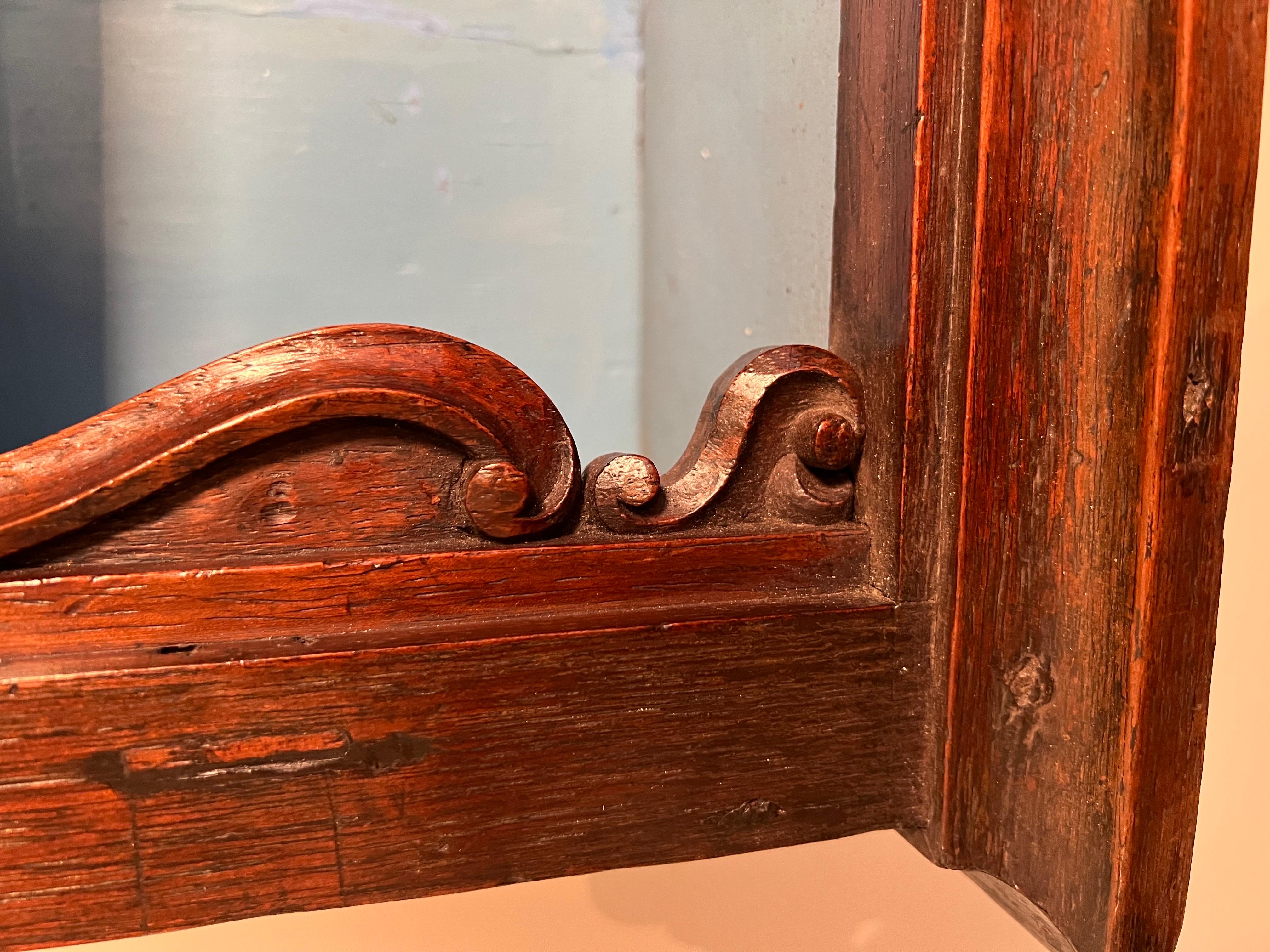 Portuguese, Colonial Carved Hanging Wall Shelf  In Good Condition For Sale In New York, NY