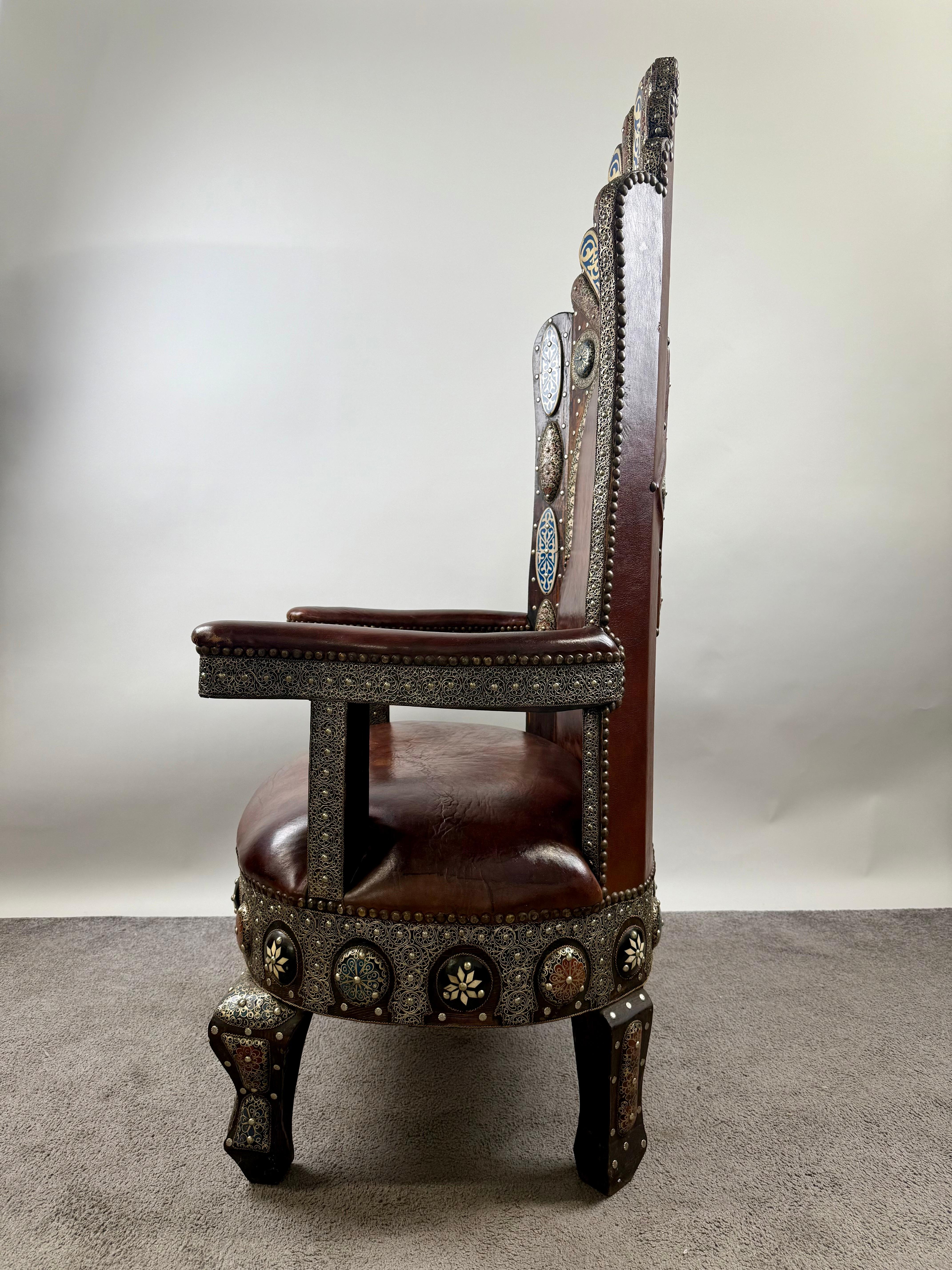 Portuguese Colonial Style Leather & Filigree Design Throne Chair In Good Condition For Sale In Plainview, NY